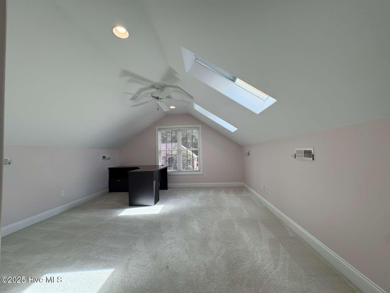 100534224 | Photo 20