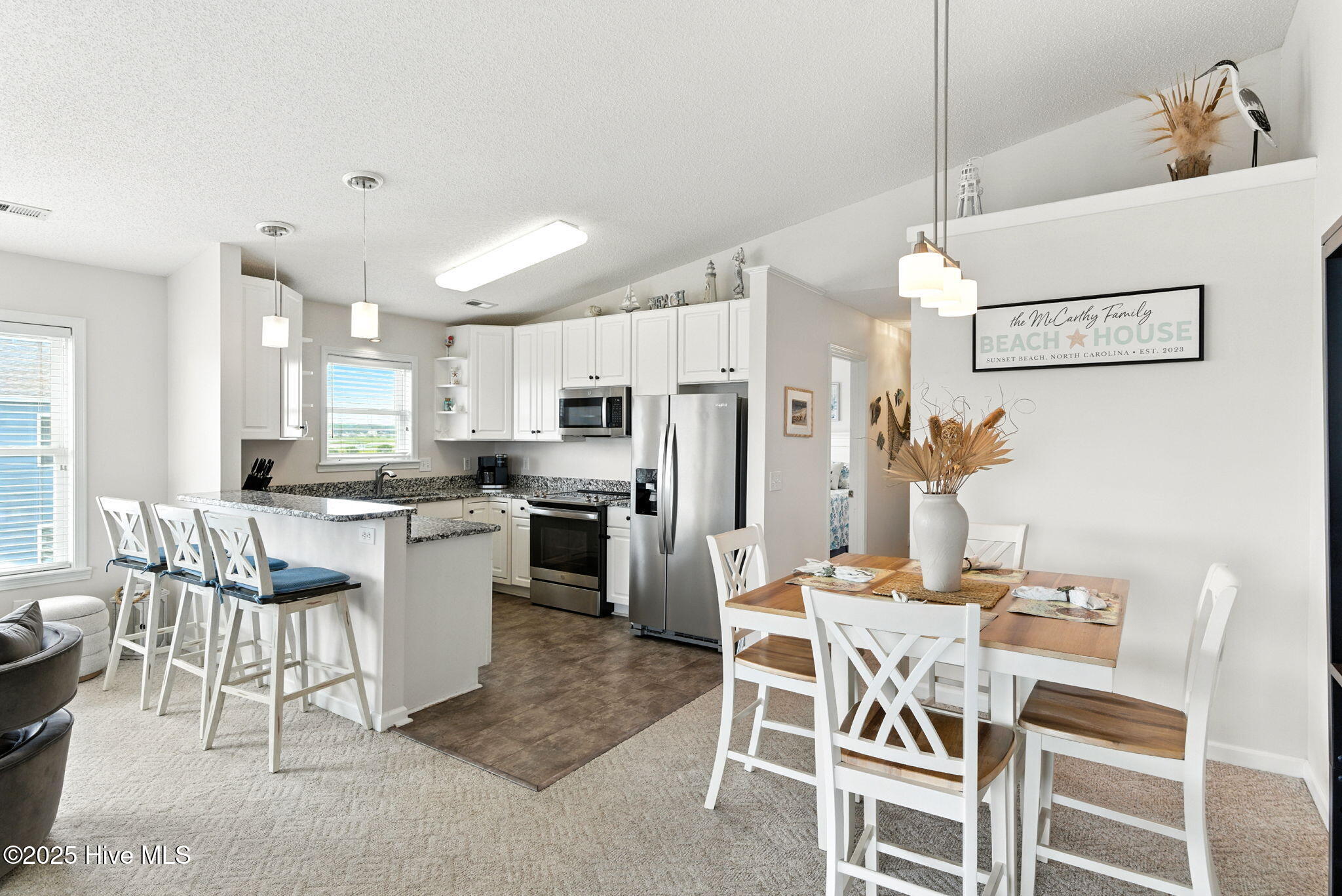 100552973 | Photo 14