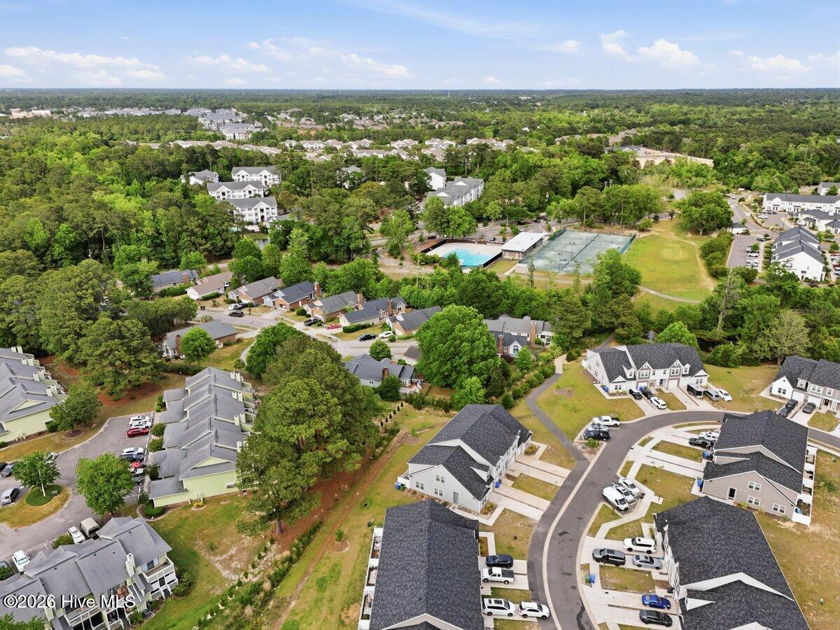 100568234 | Photo 51