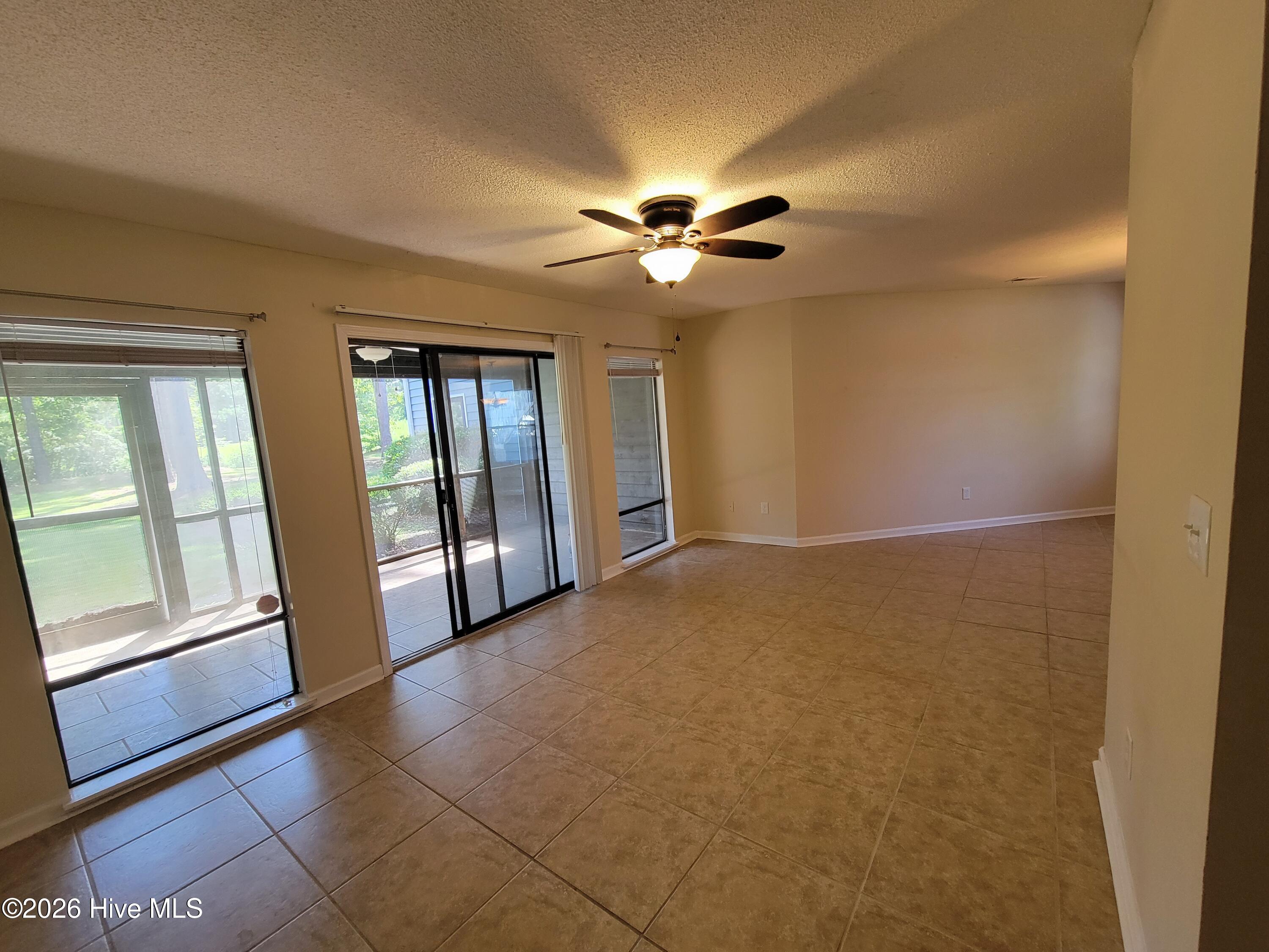 Undisclosed Address, Hampstead, NC, 28443