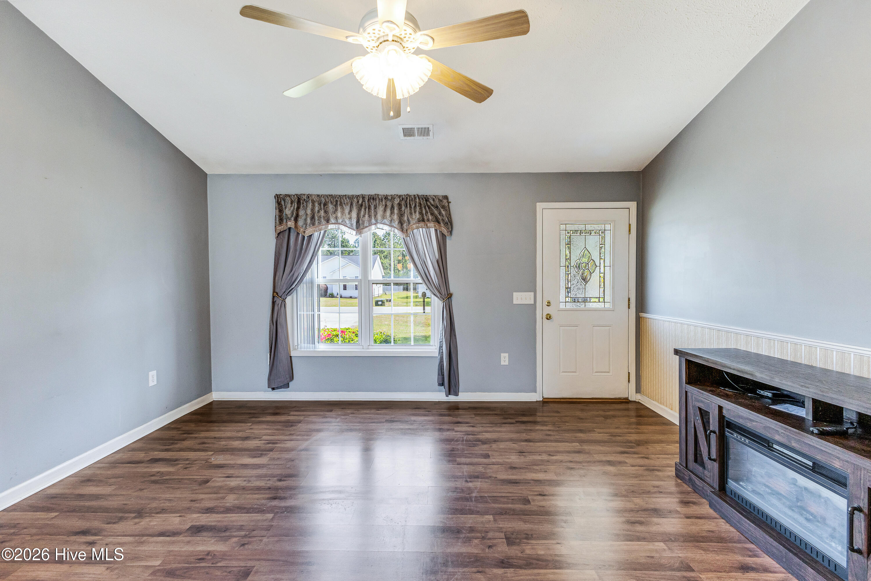 100566920 | Photo 11