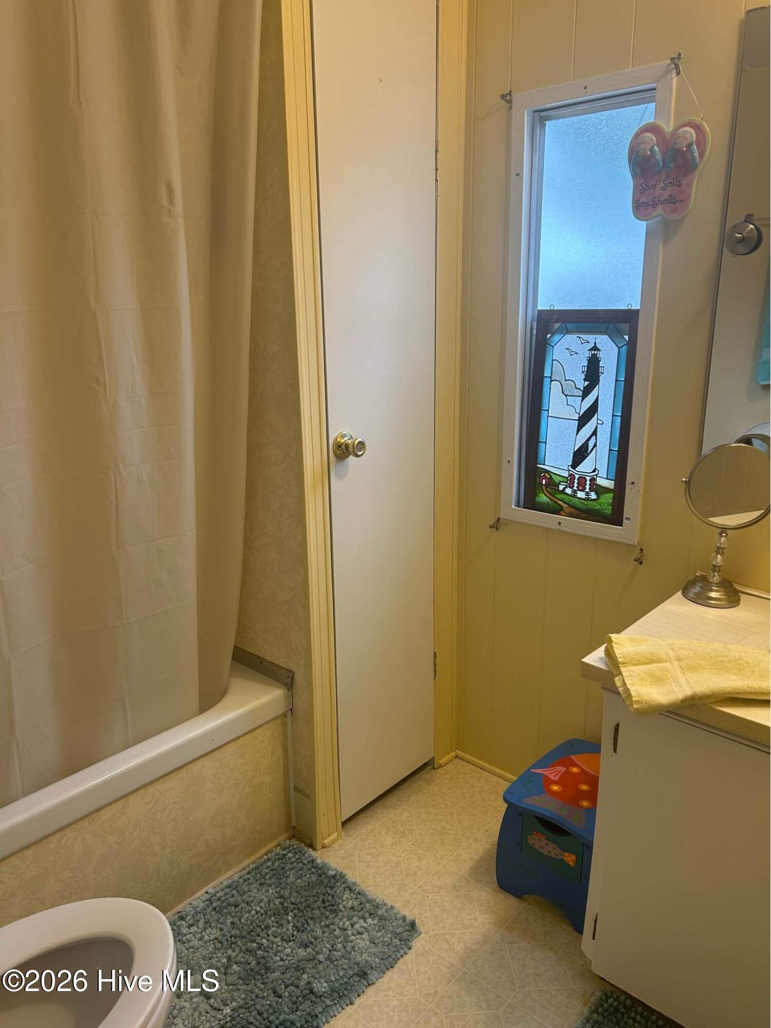 100562587 | Photo 18