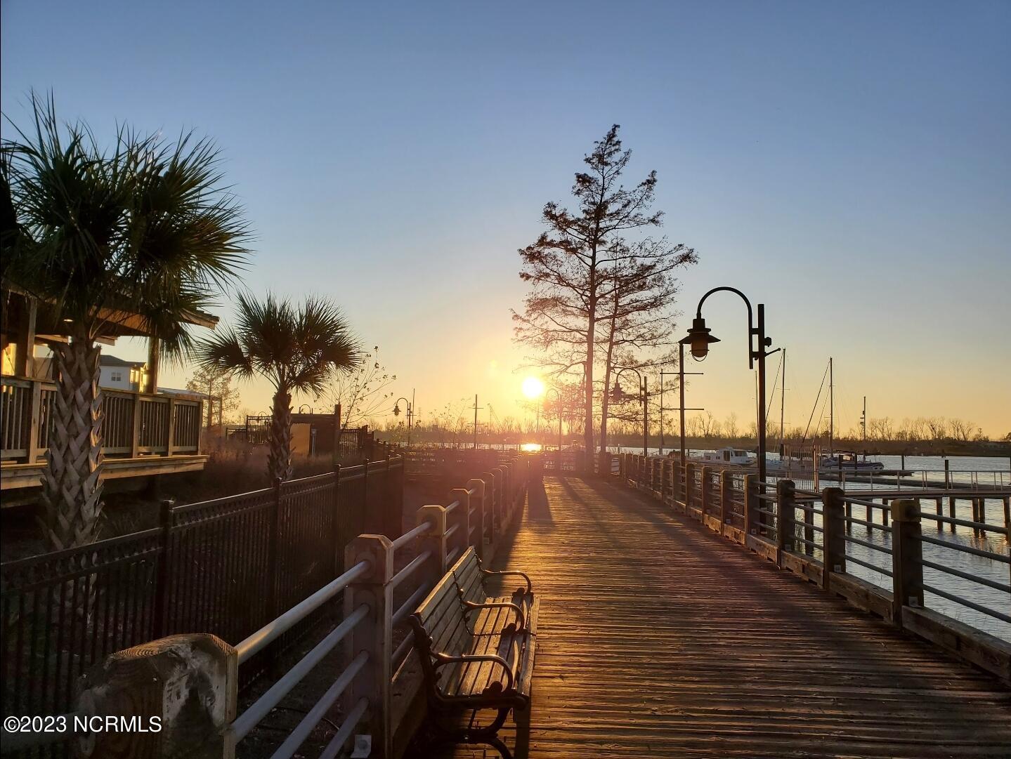 100564082 | Photo 22