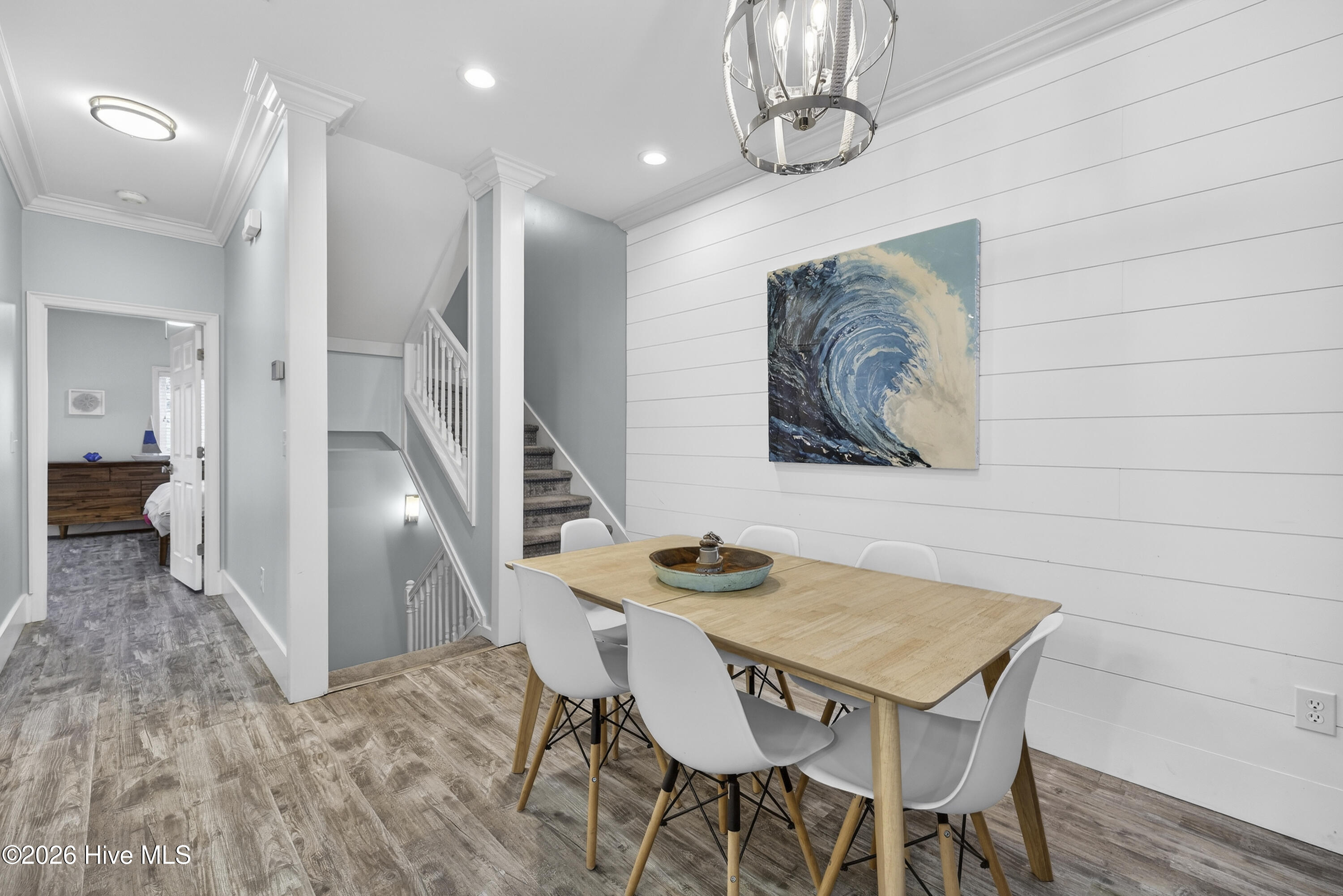 100561786 | Photo 36