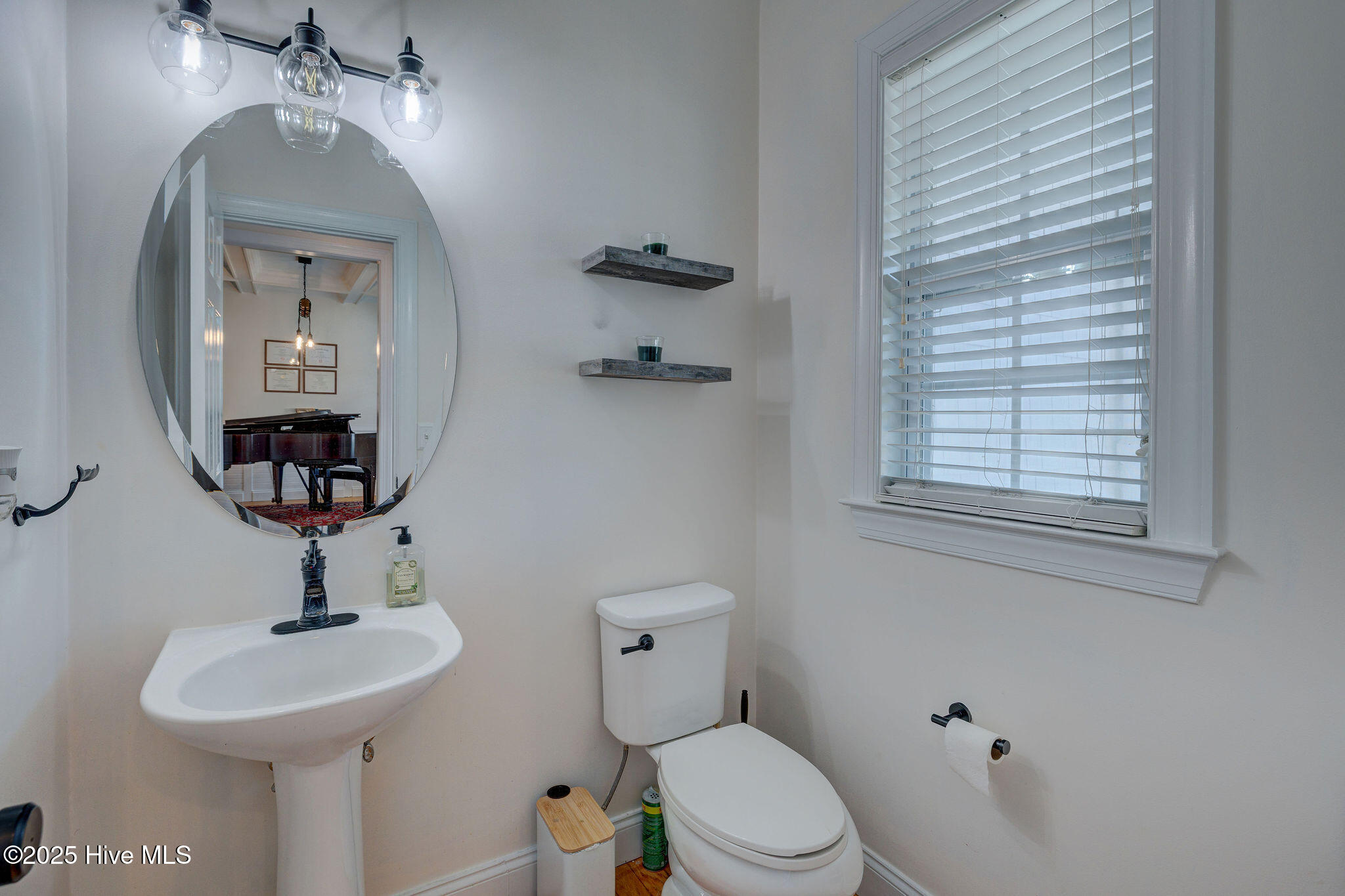 100529617 | Photo 13