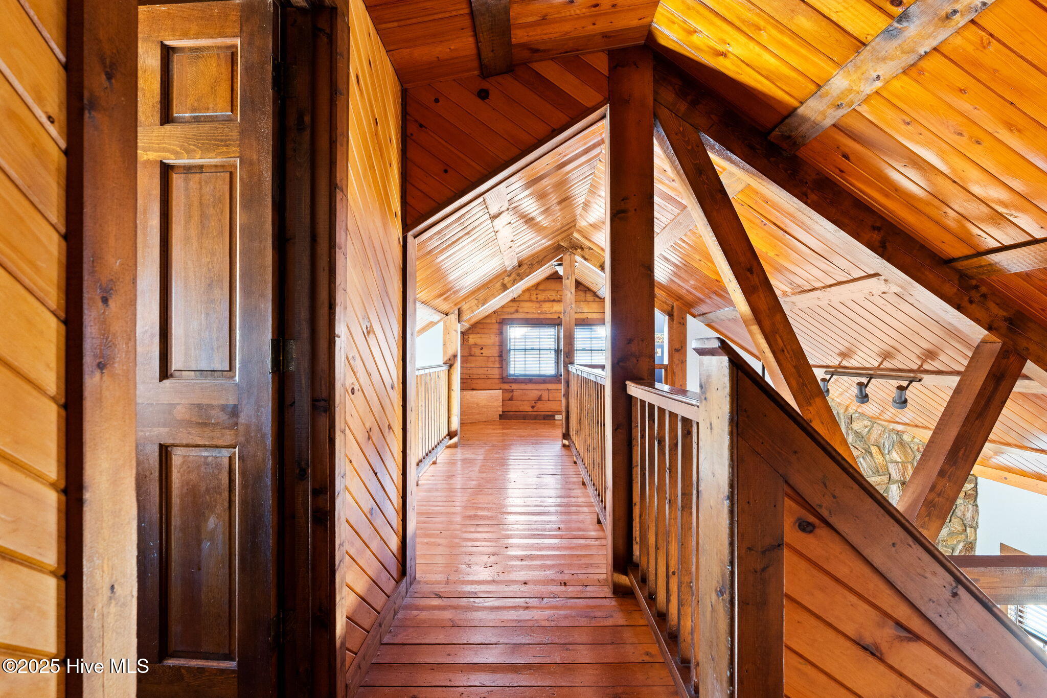 100494662 | Photo 29