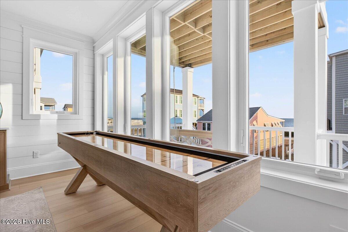 100543299 | Photo 73