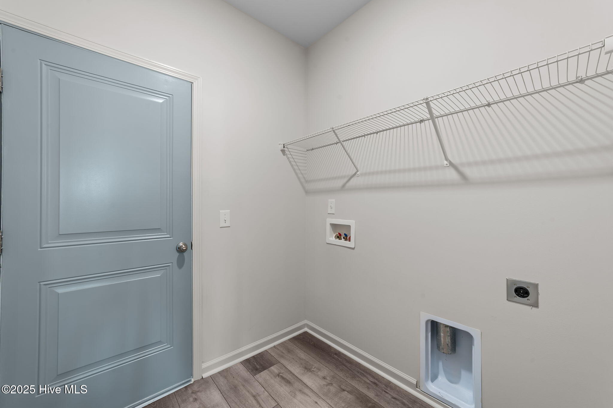 100533102 | Photo 37