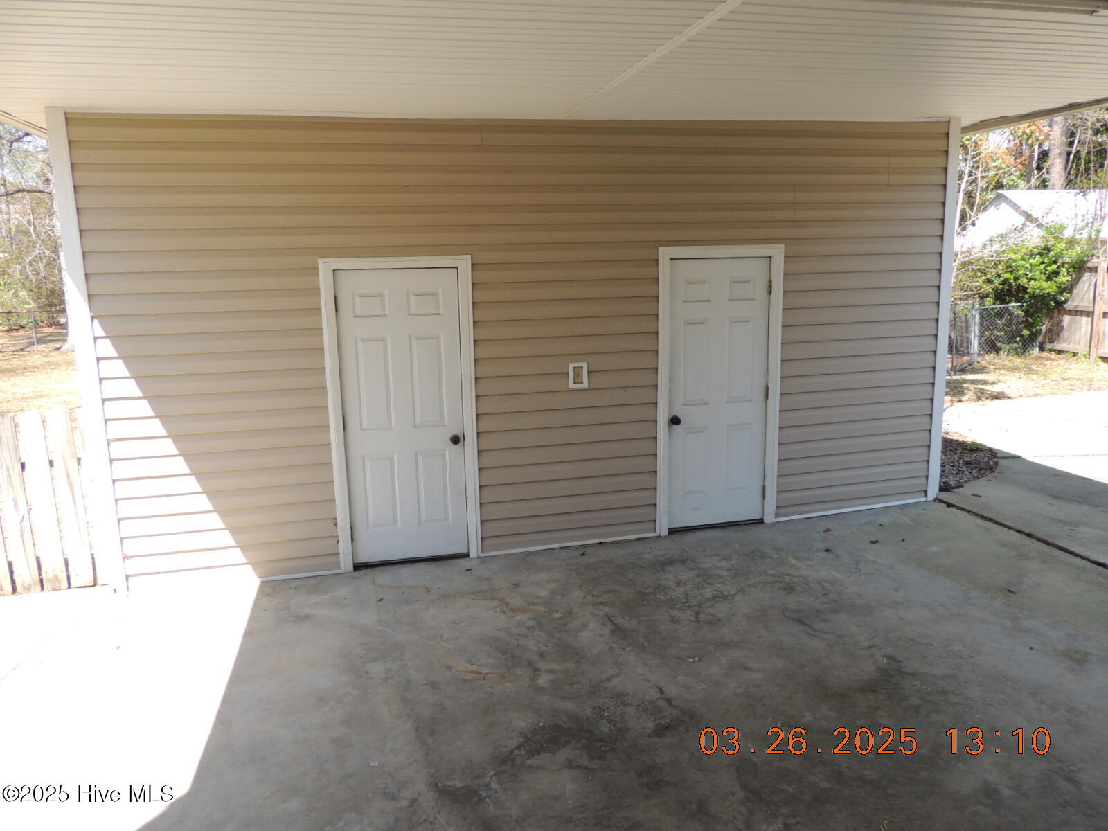 100565654 | Photo 17