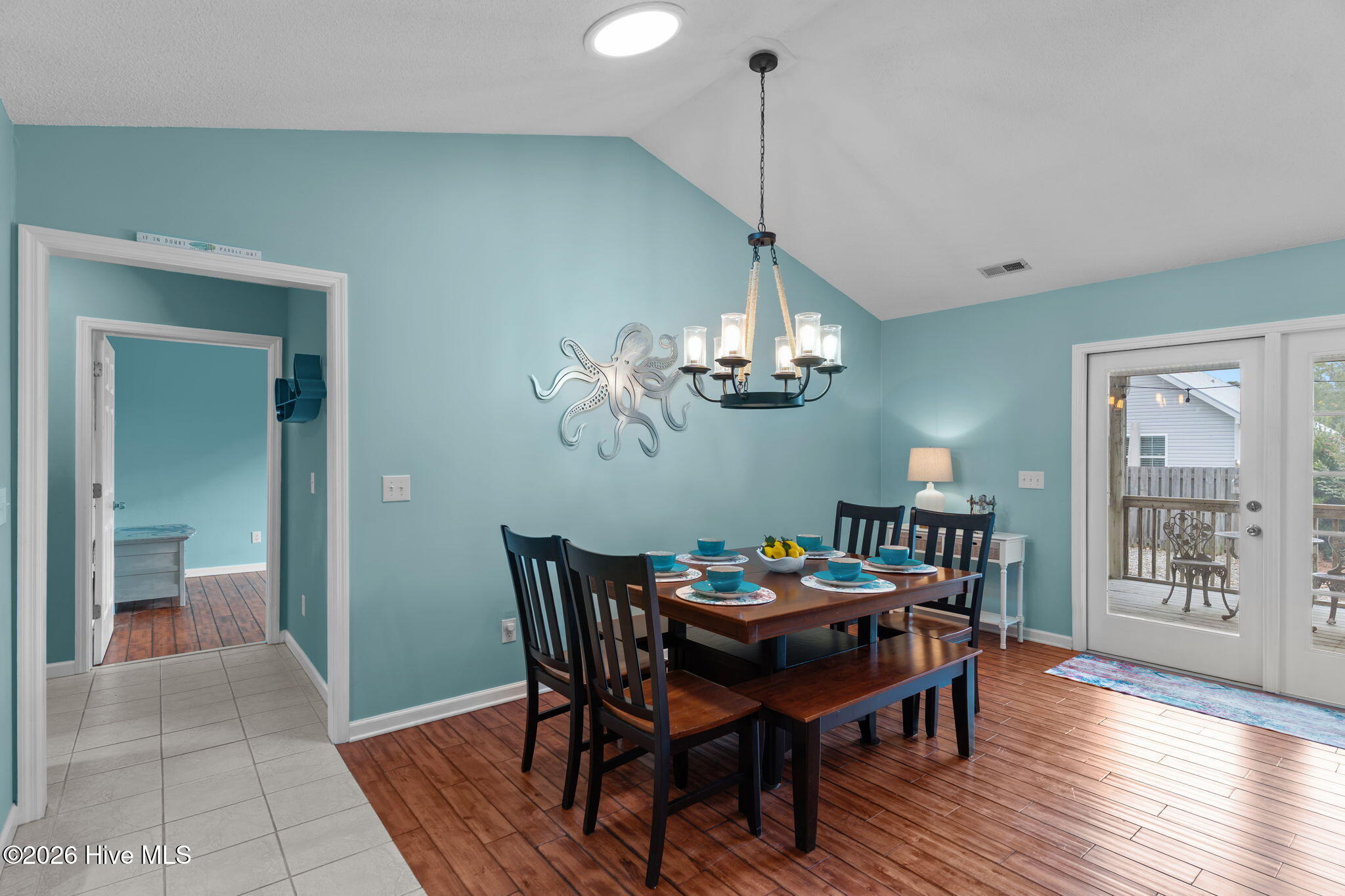 100555796 | Photo 26