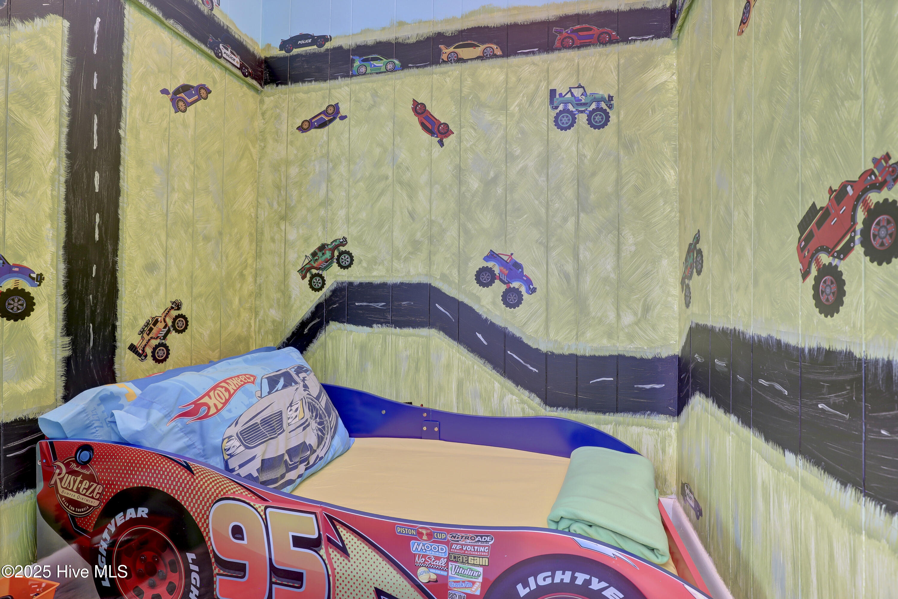 100515798 | Photo 24