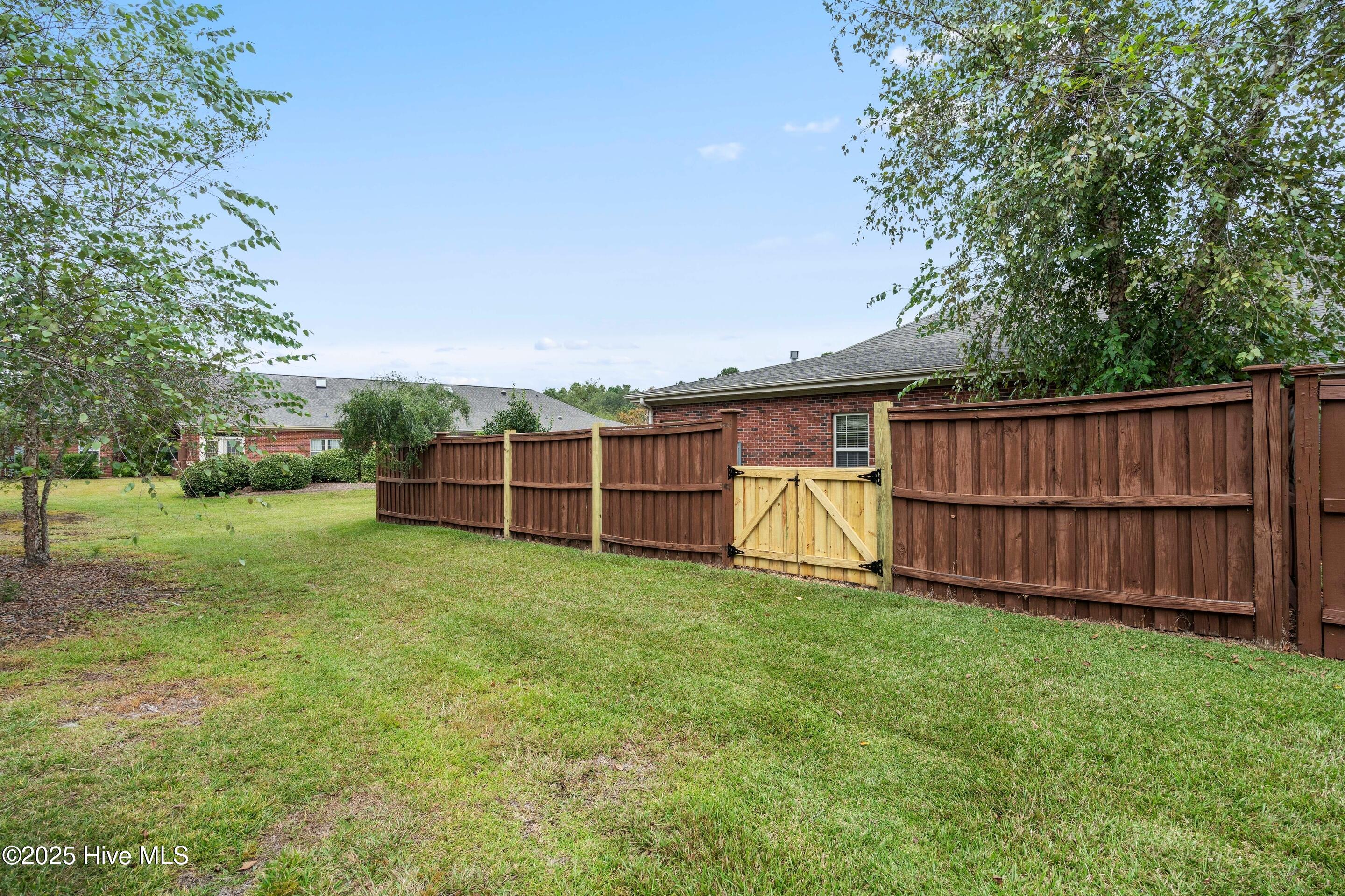 100532046 | Photo 40