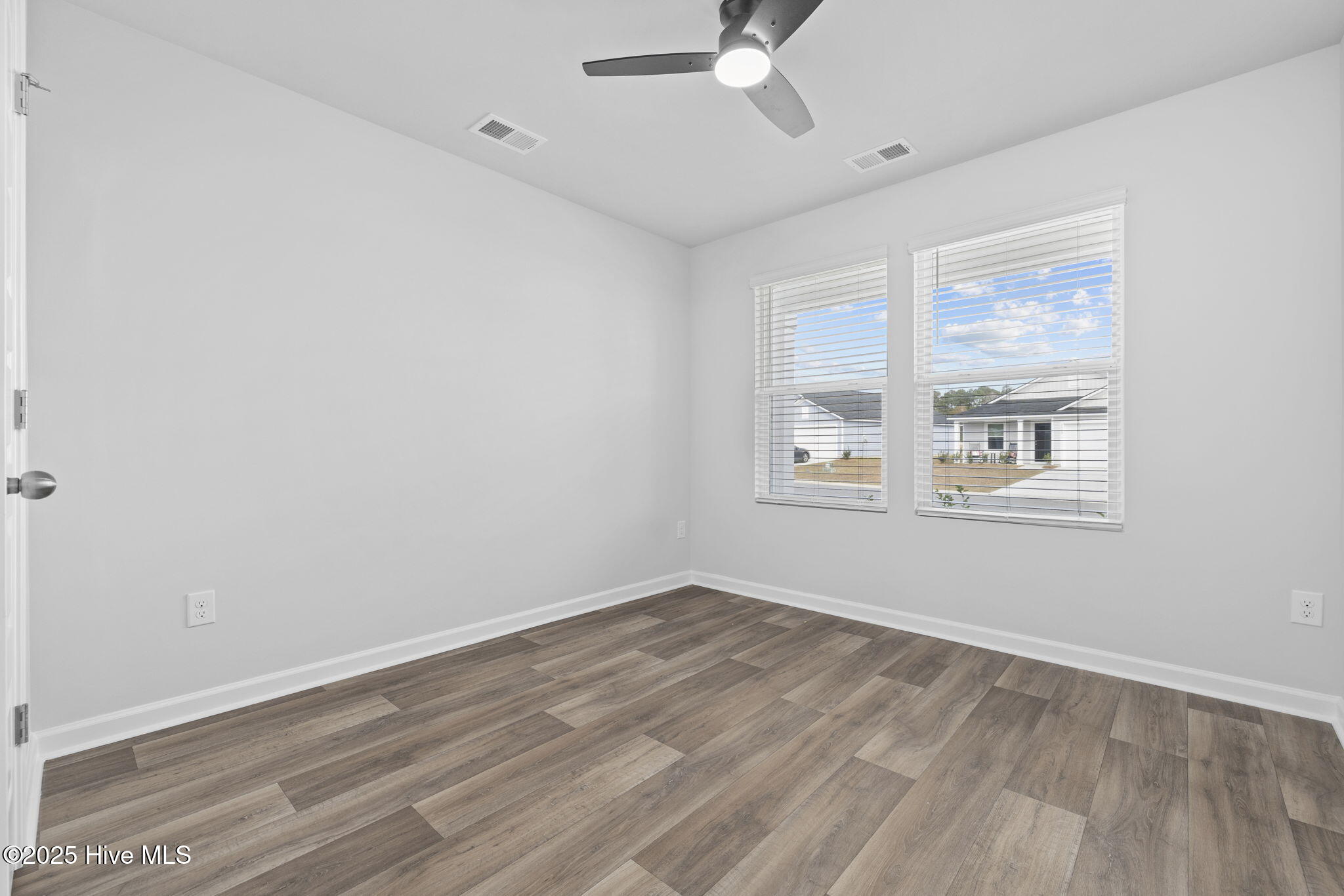 100544084 | Photo 34