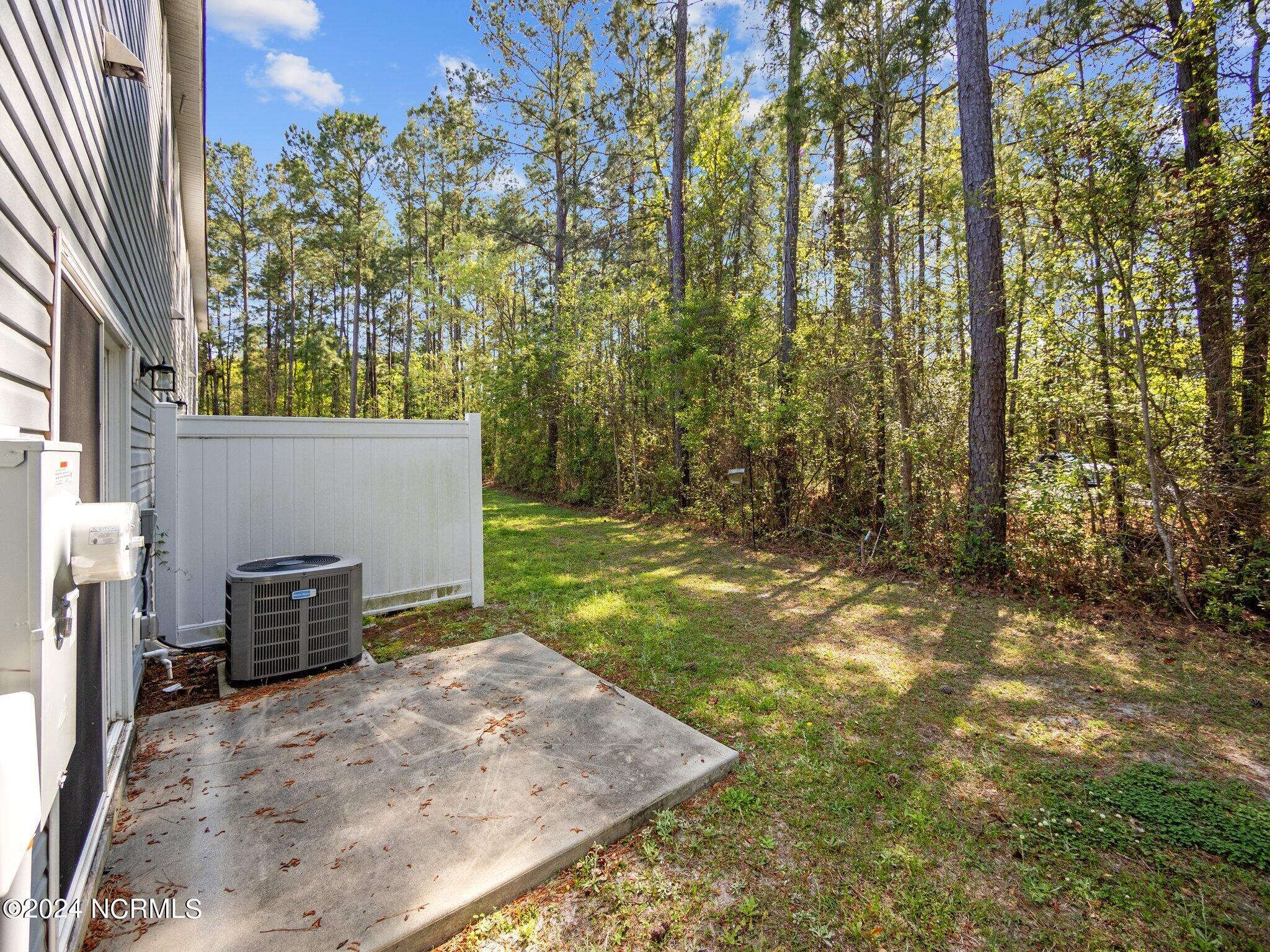 100567210 | Photo 23