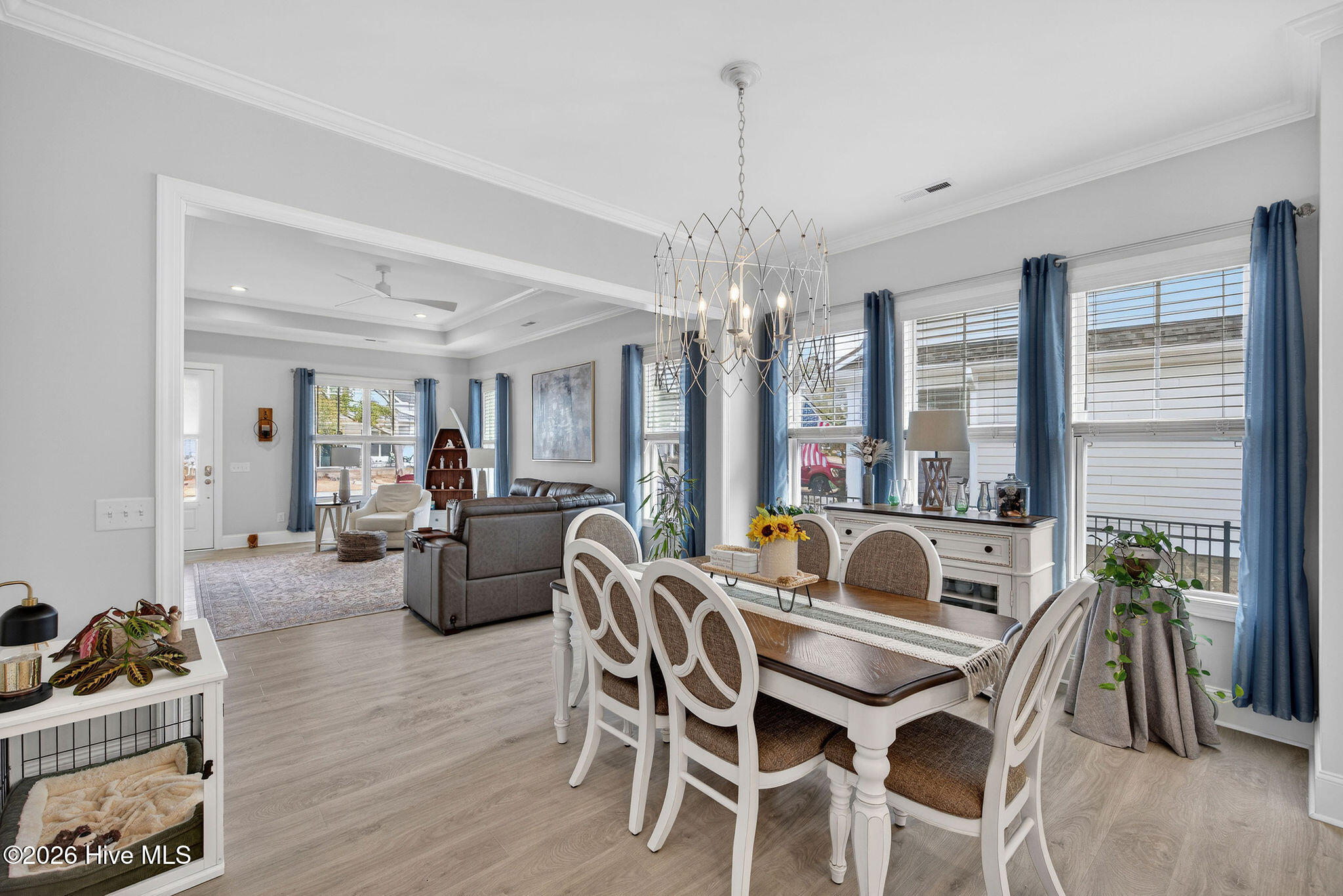 100557303 | Photo 15