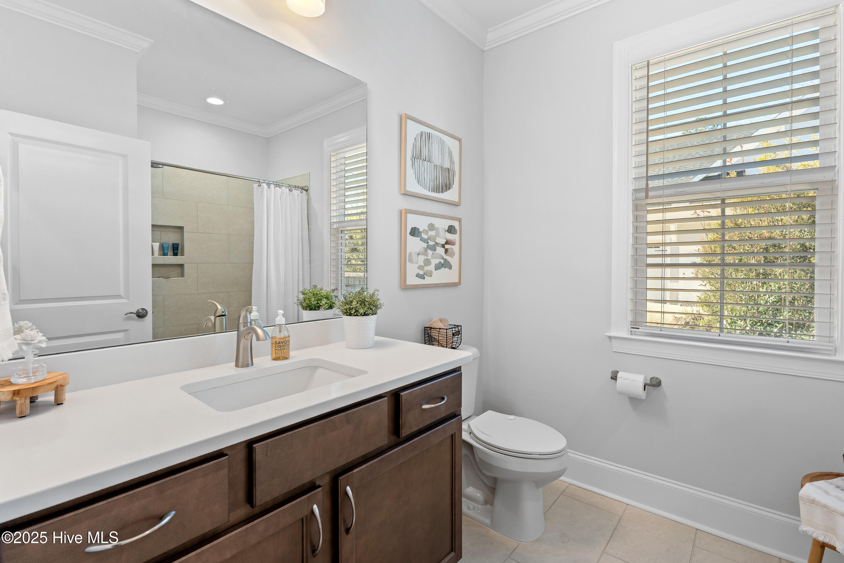 100545902 | Photo 32