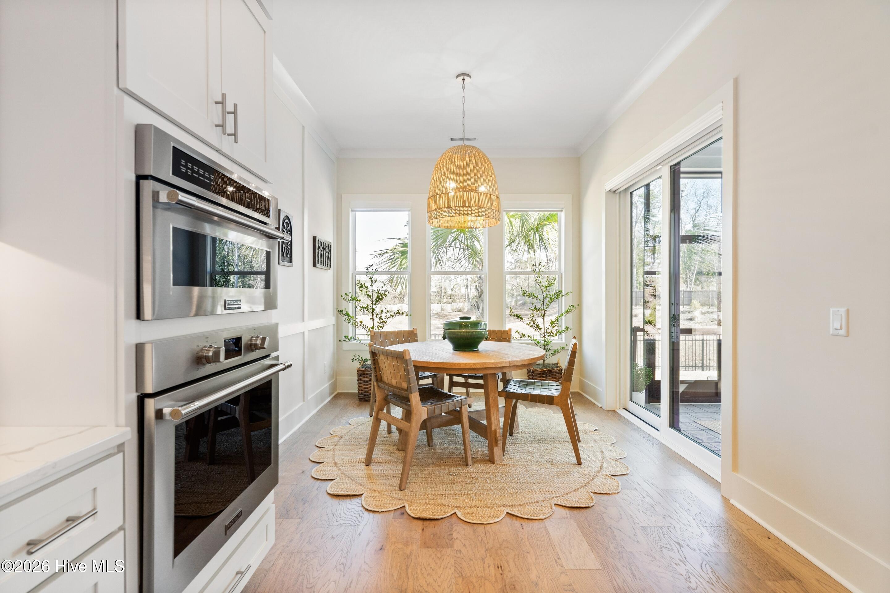 100546830 | Photo 24