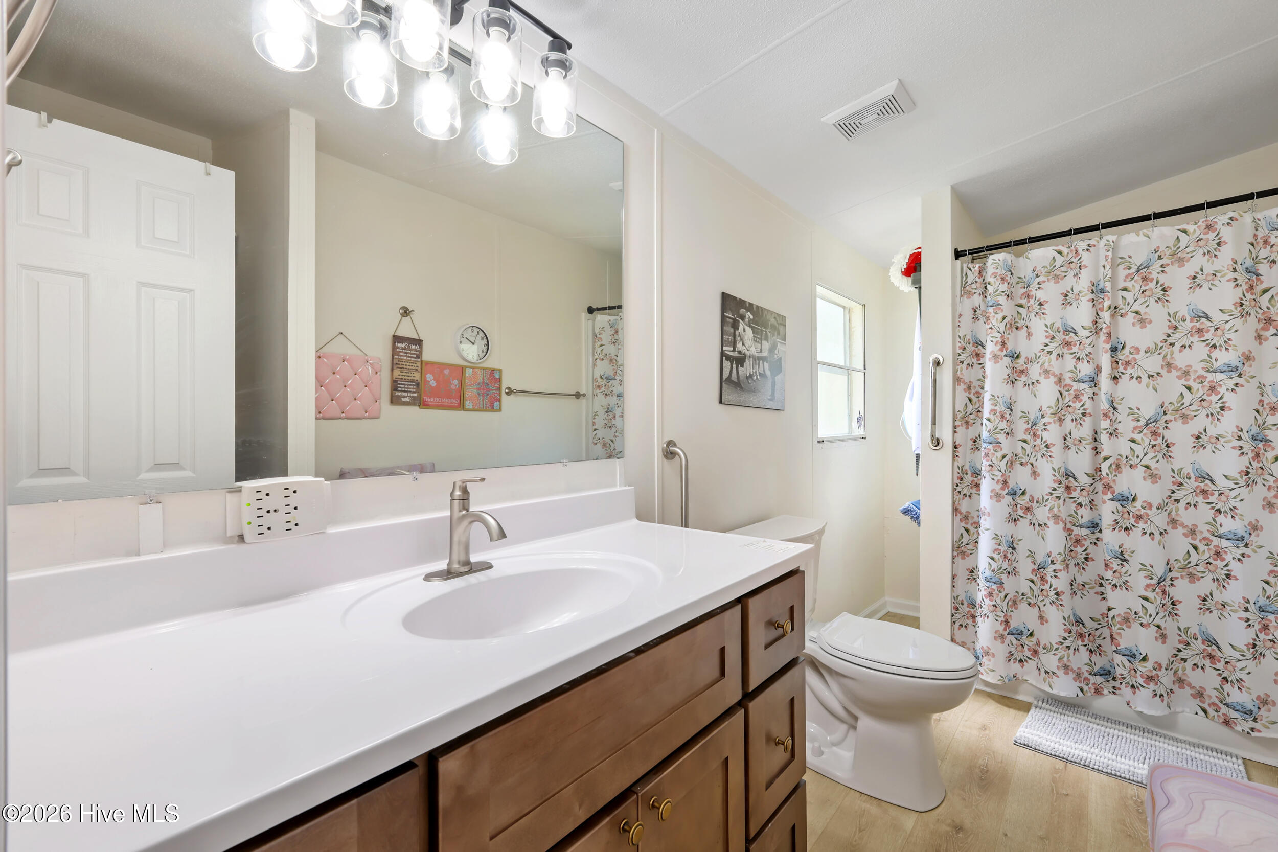 100564422 | Photo 15