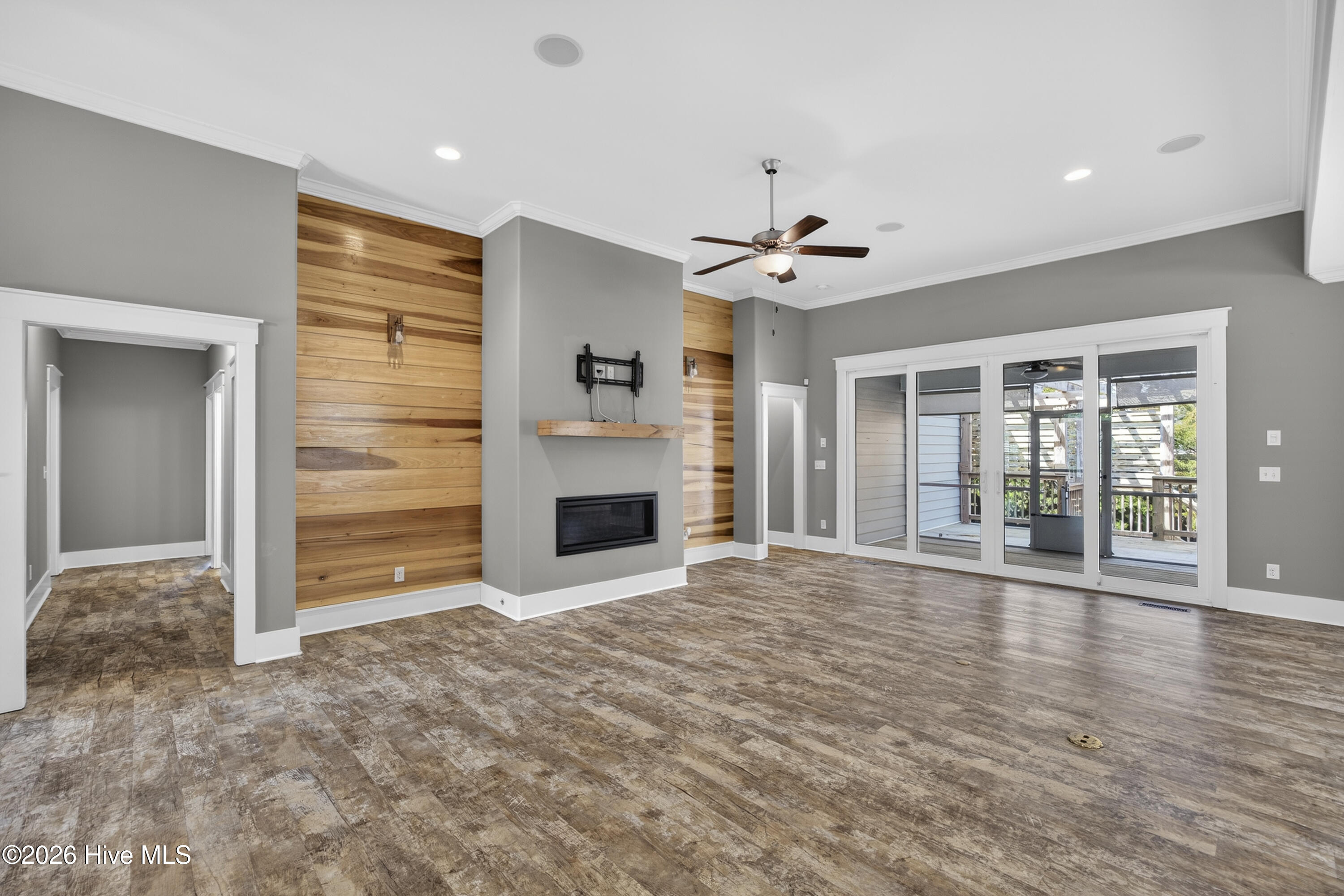 100555140 | Photo 17