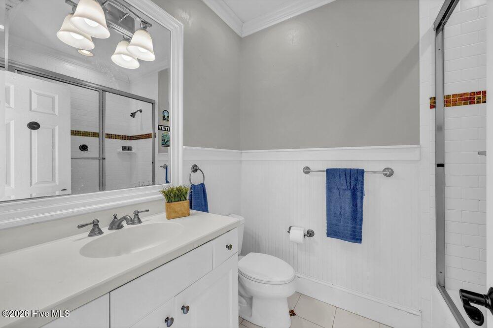 100558006 | Photo 40