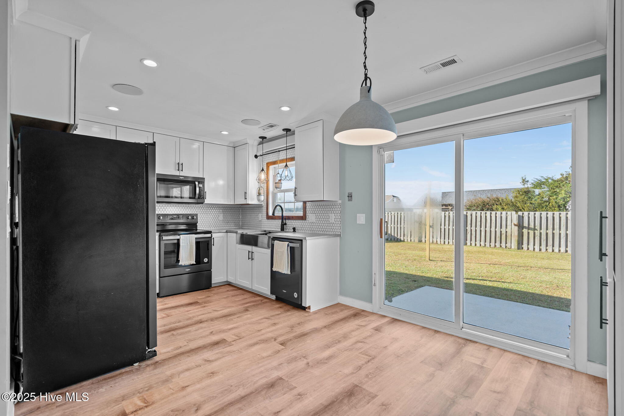 100537521 | Photo 15