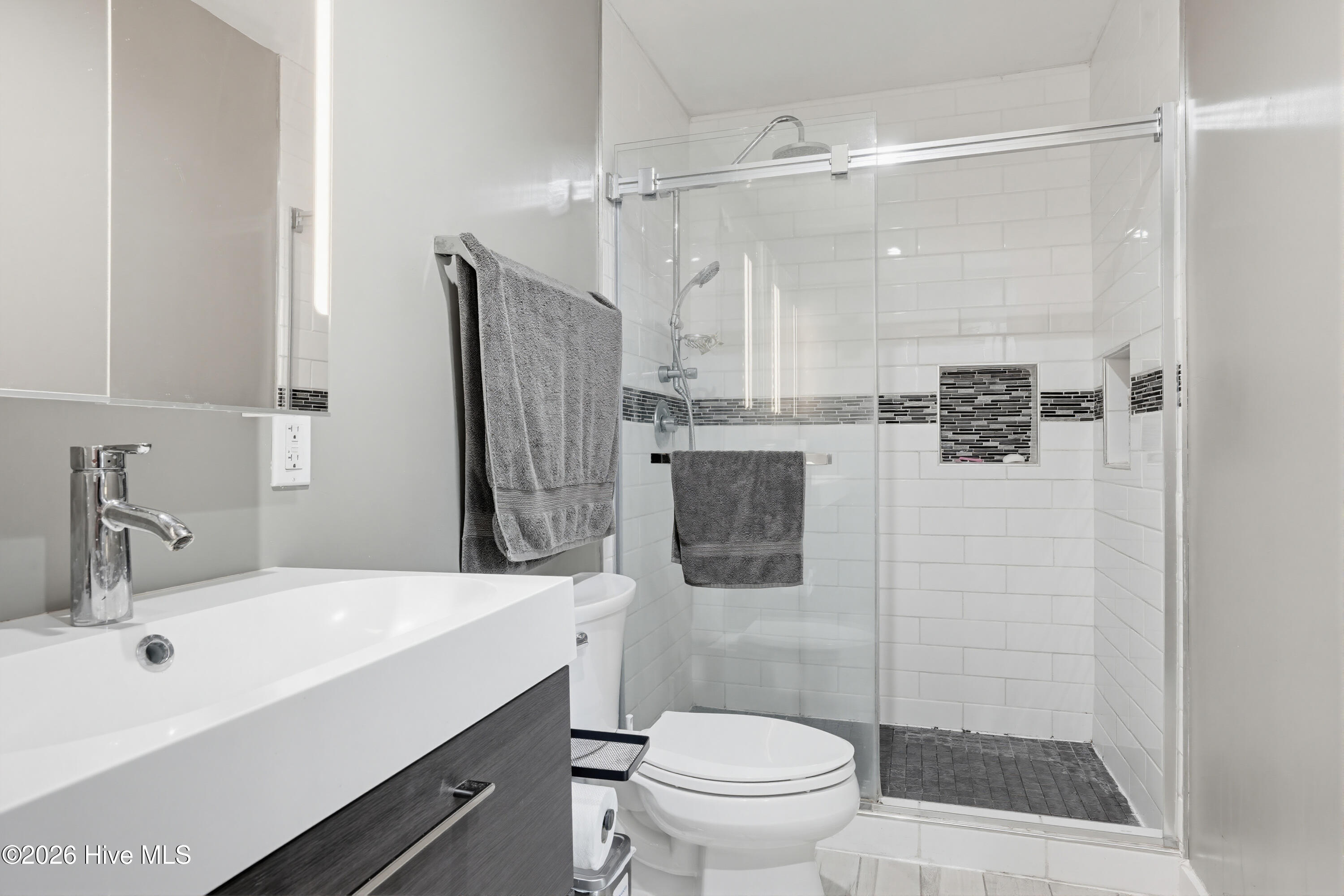 100565551 | Photo 16