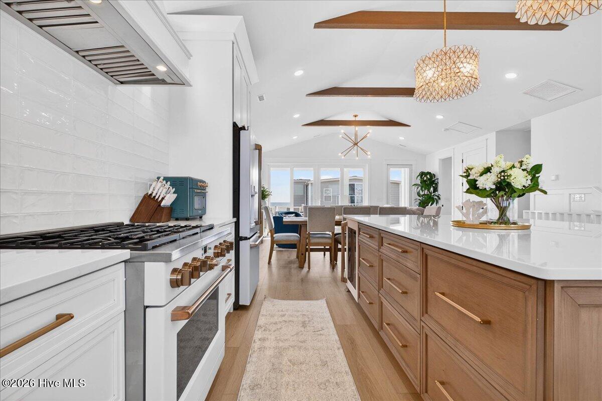 100543299 | Photo 43