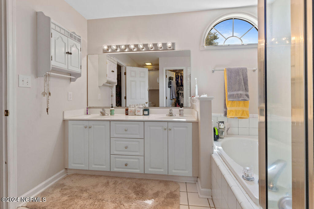 100560006 | Photo 21