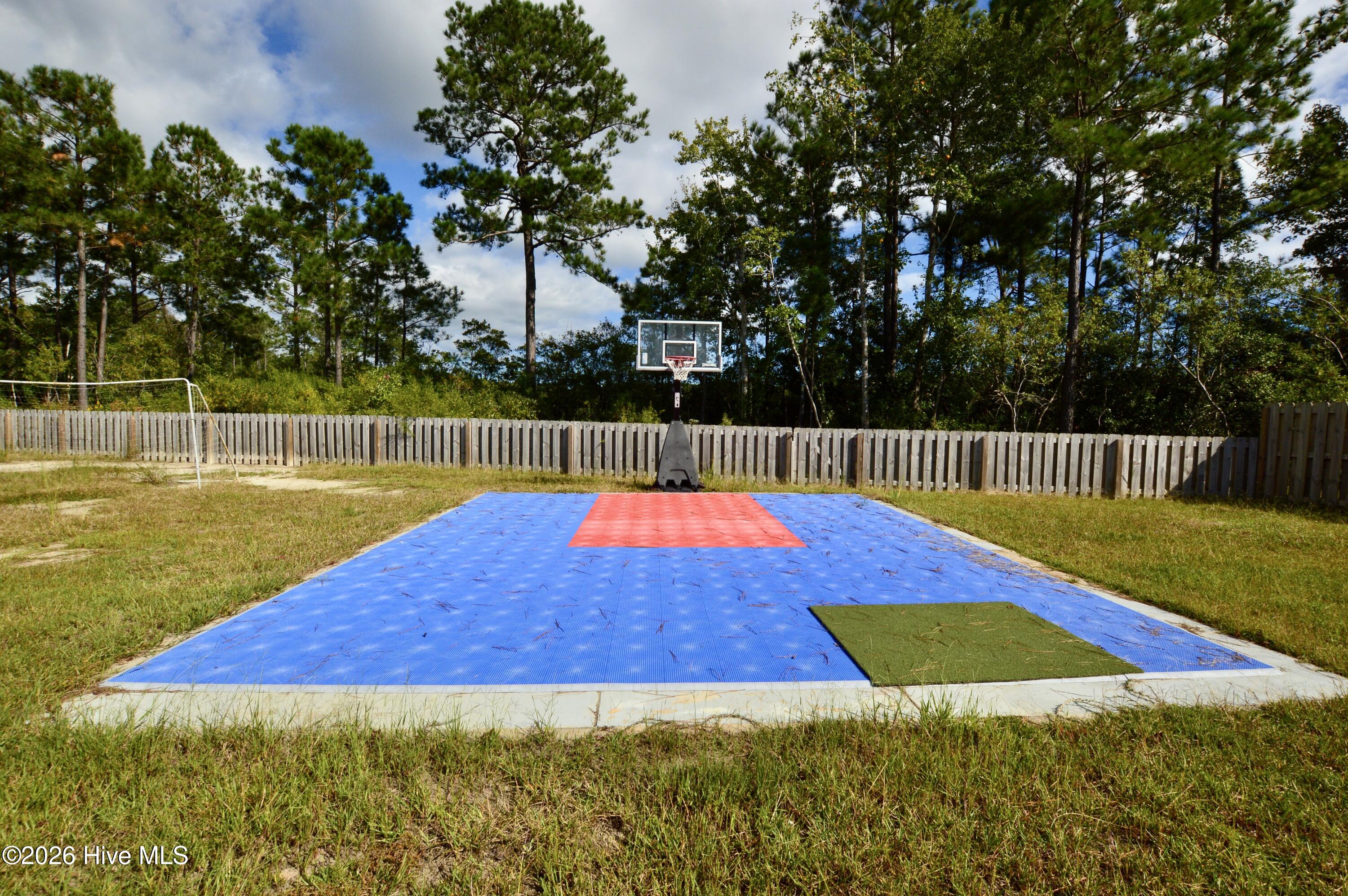 100562779 | Photo 39