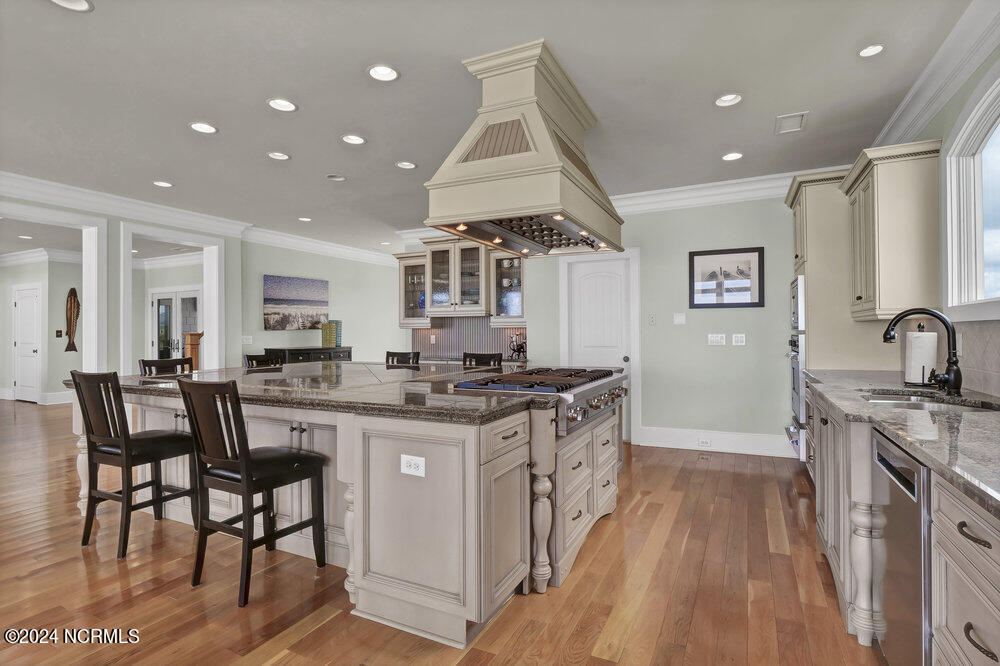 100498351 | Photo 18