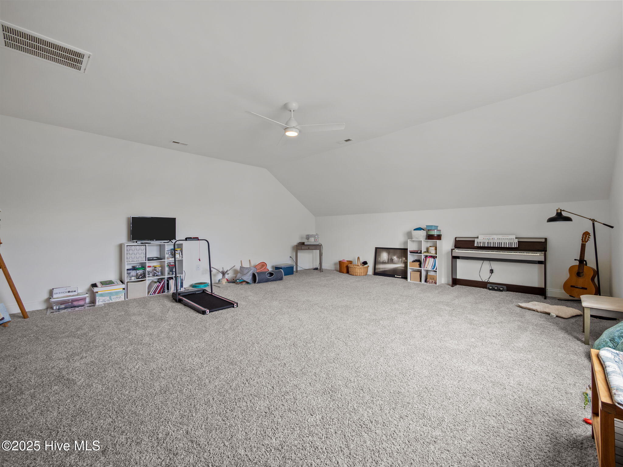 100528285 | Photo 37