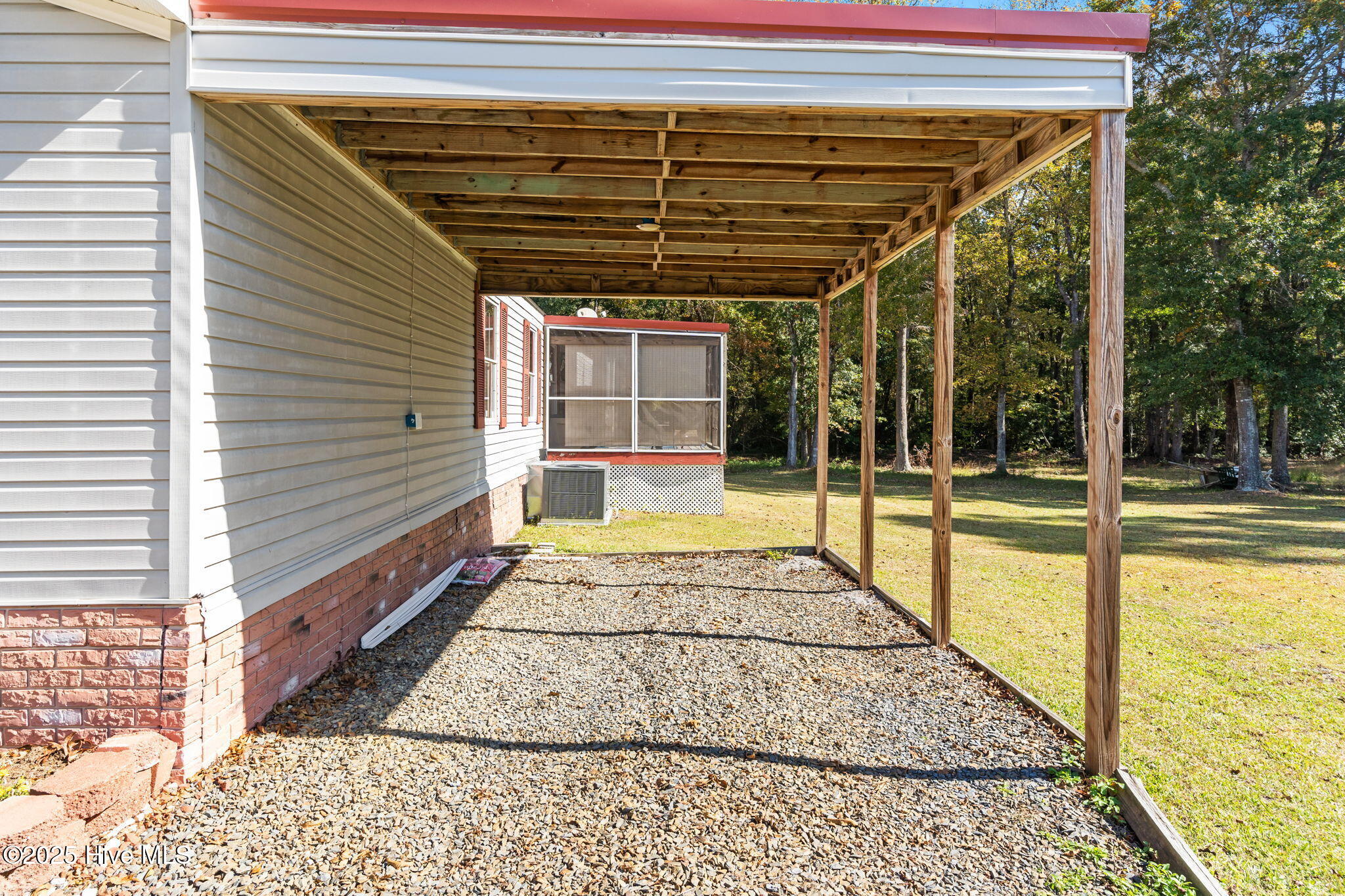 100540623 | Photo 27