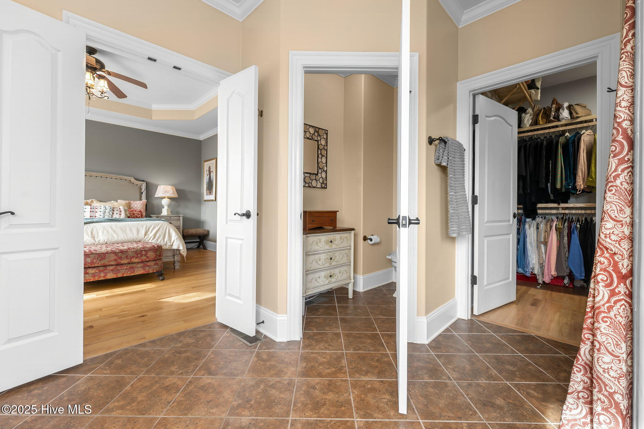 100544684 | Photo 33