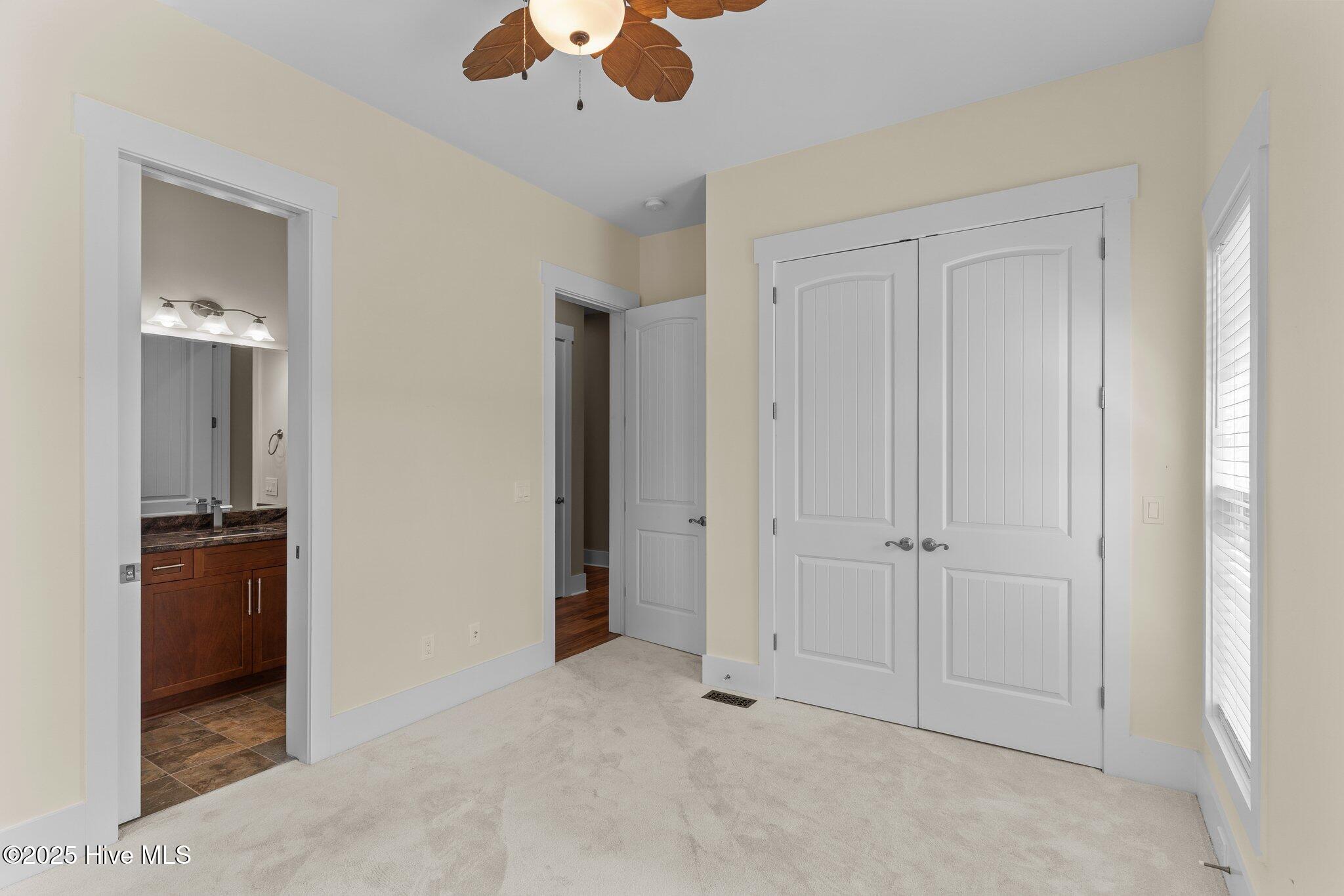 100552432 | Photo 45