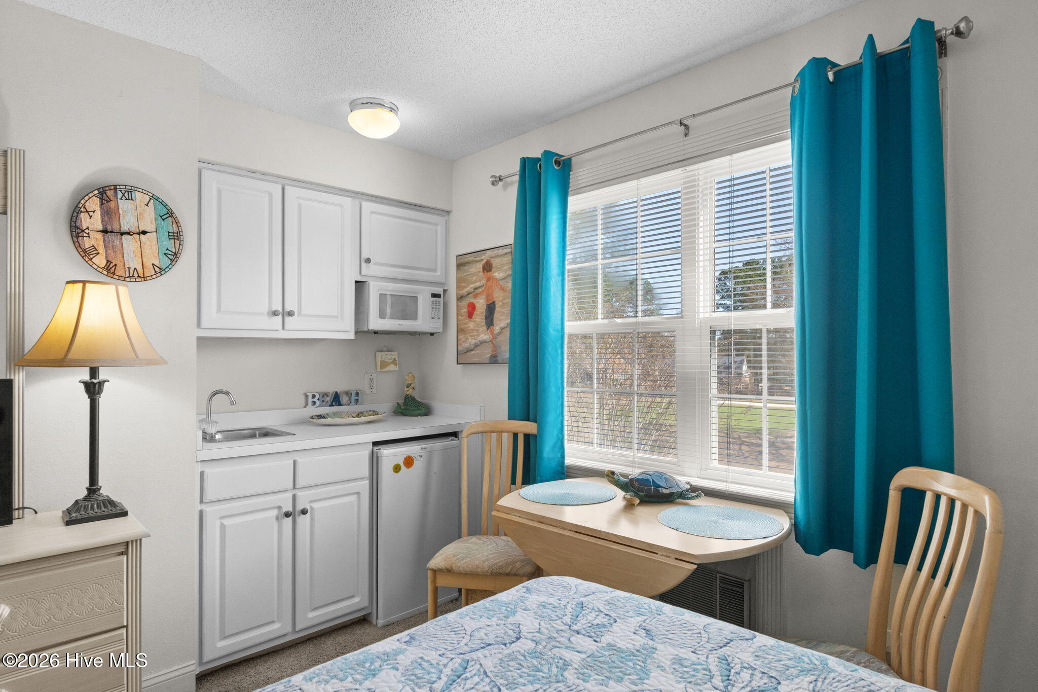 100558882 | Photo 32