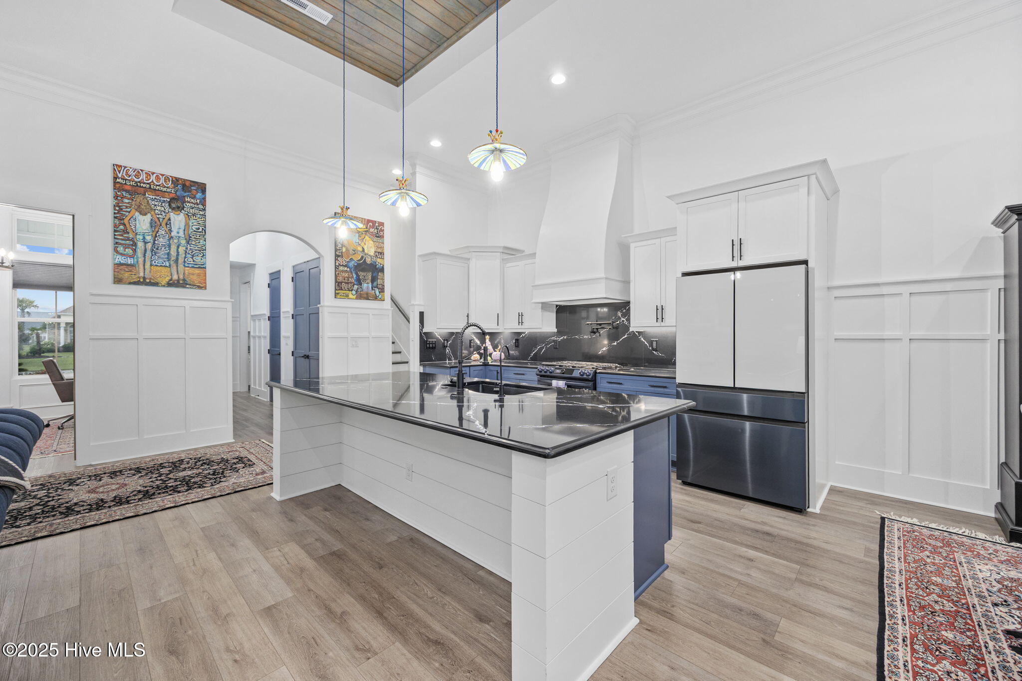 100523904 | Photo 11