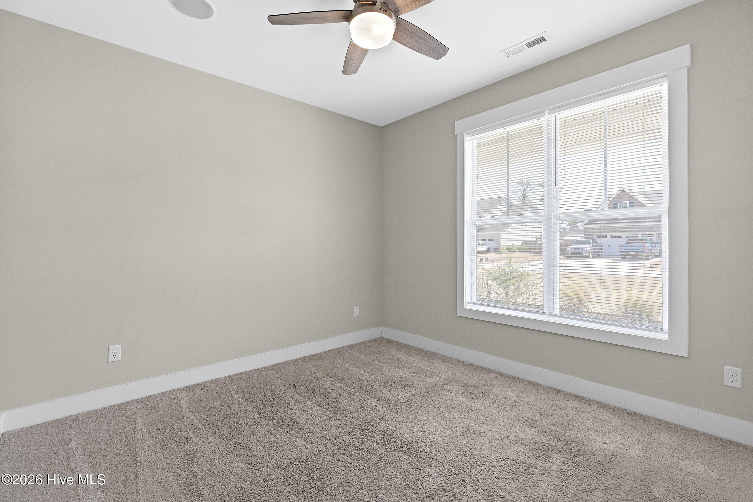 100550596 | Photo 28