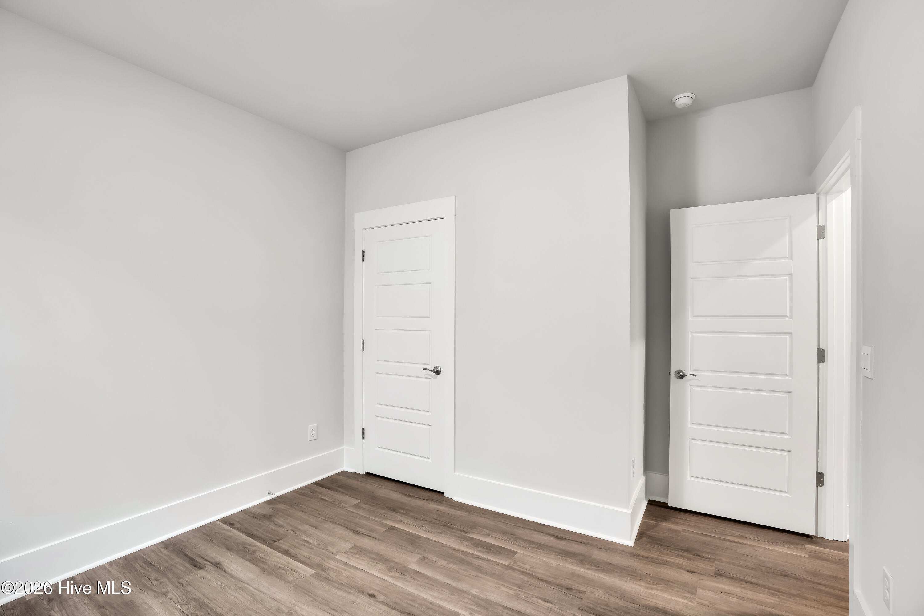 100545378 | Photo 11