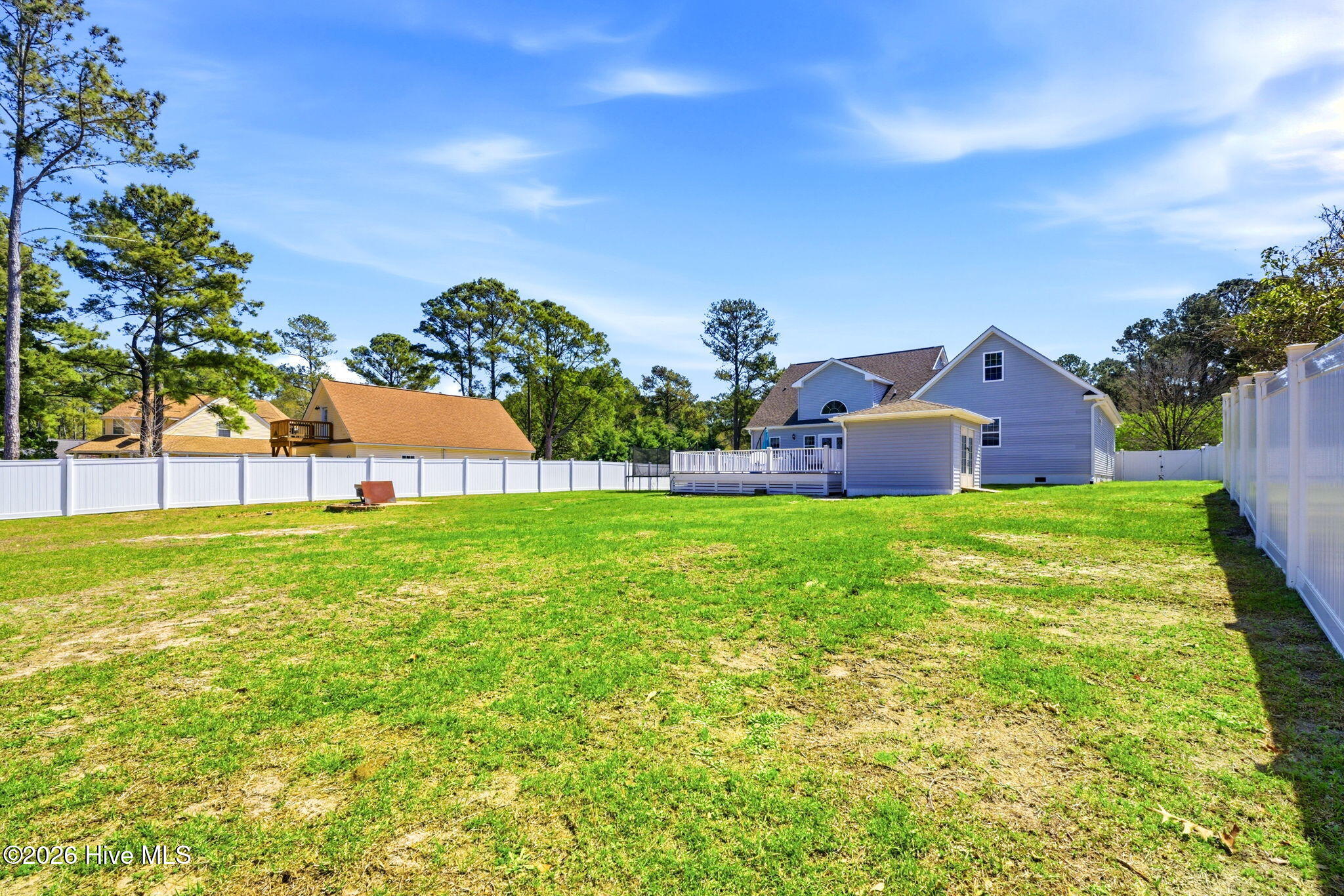 100563483 | Photo 43