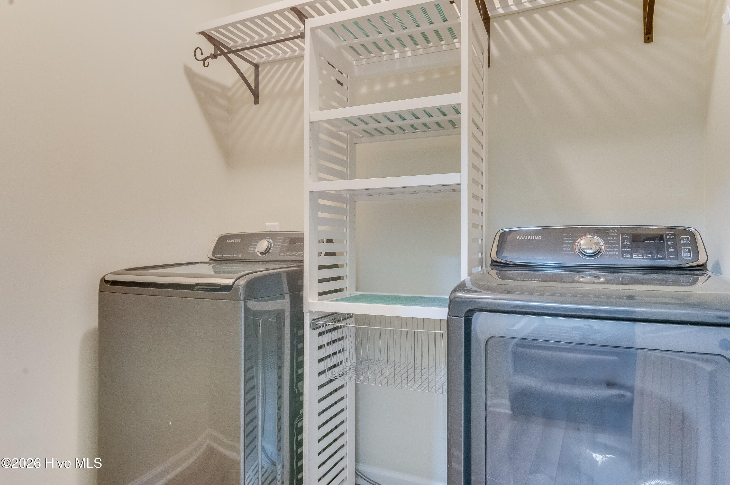 100545678 | Photo 26