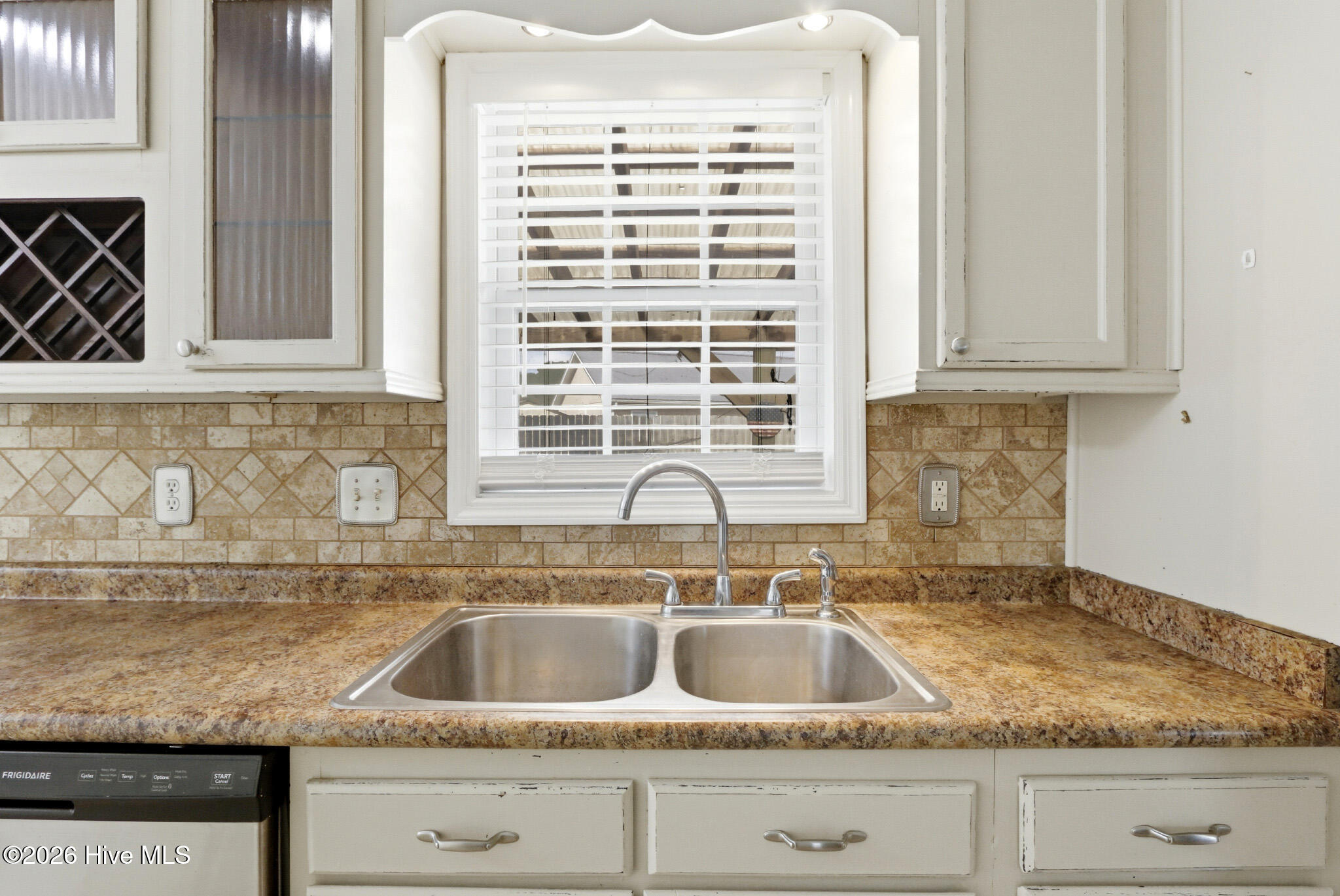 100558935 | Photo 26