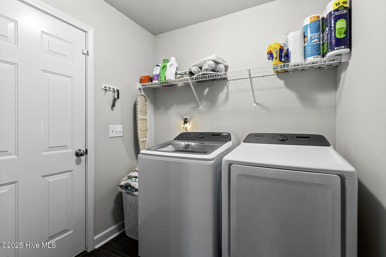 100545268 | Photo 25