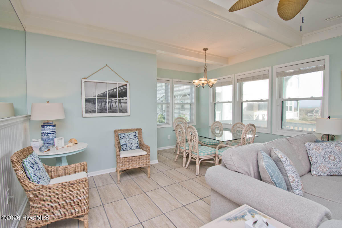 100560263 | Photo 16