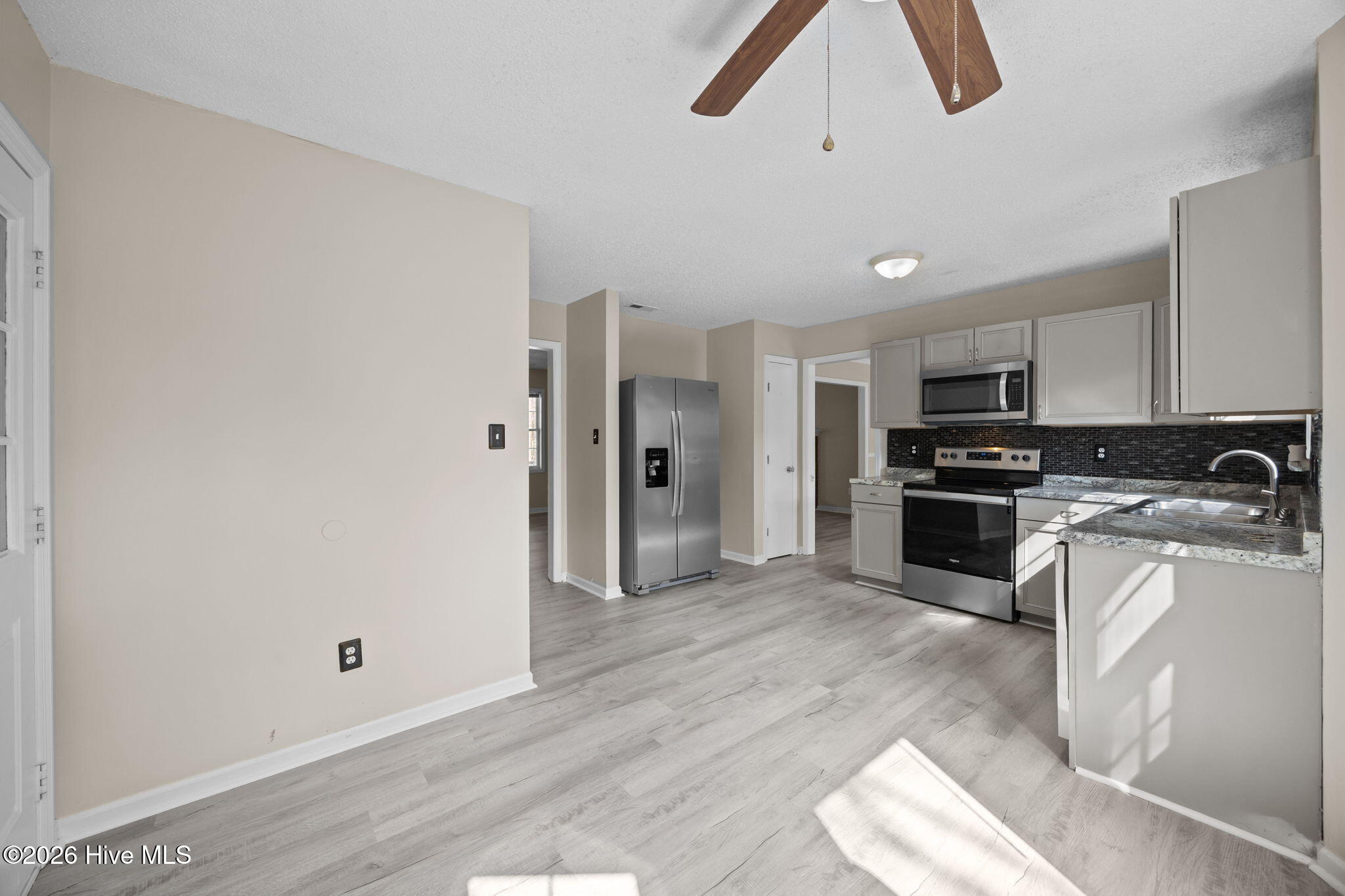 100556691 | Photo 14