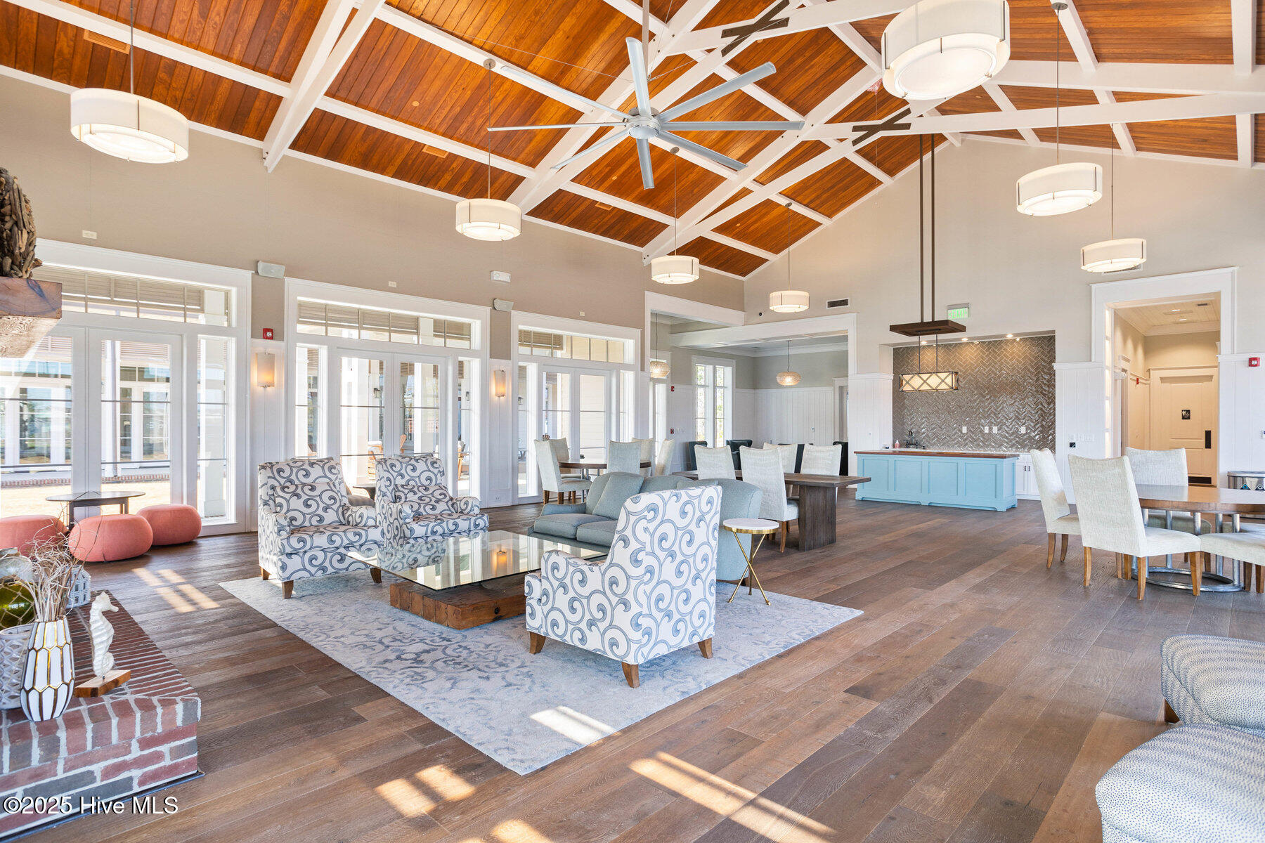 100538755 | Photo 60