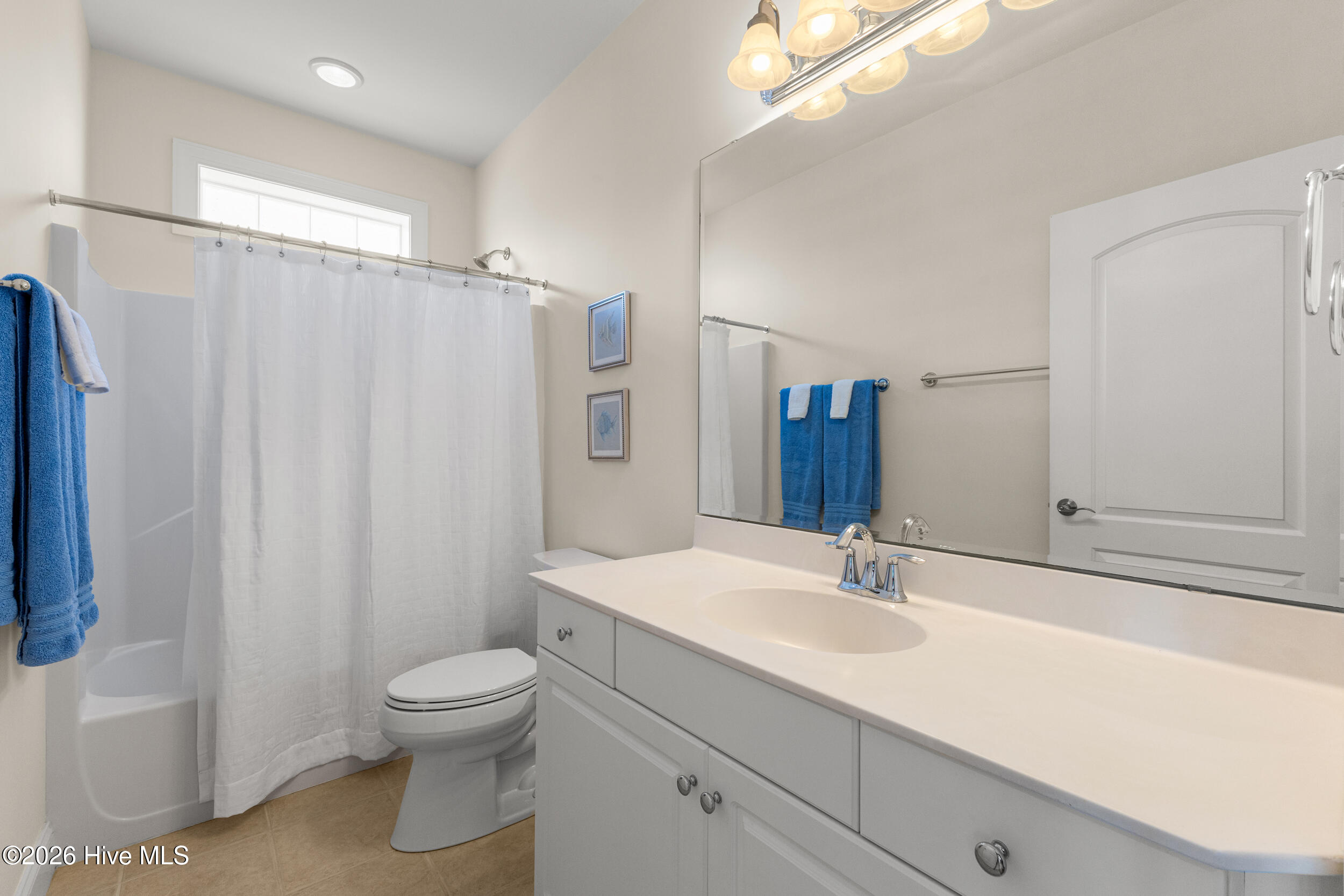 100567123 | Photo 25