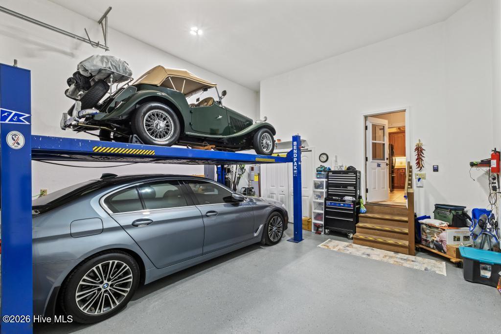 100564942 | Photo 38