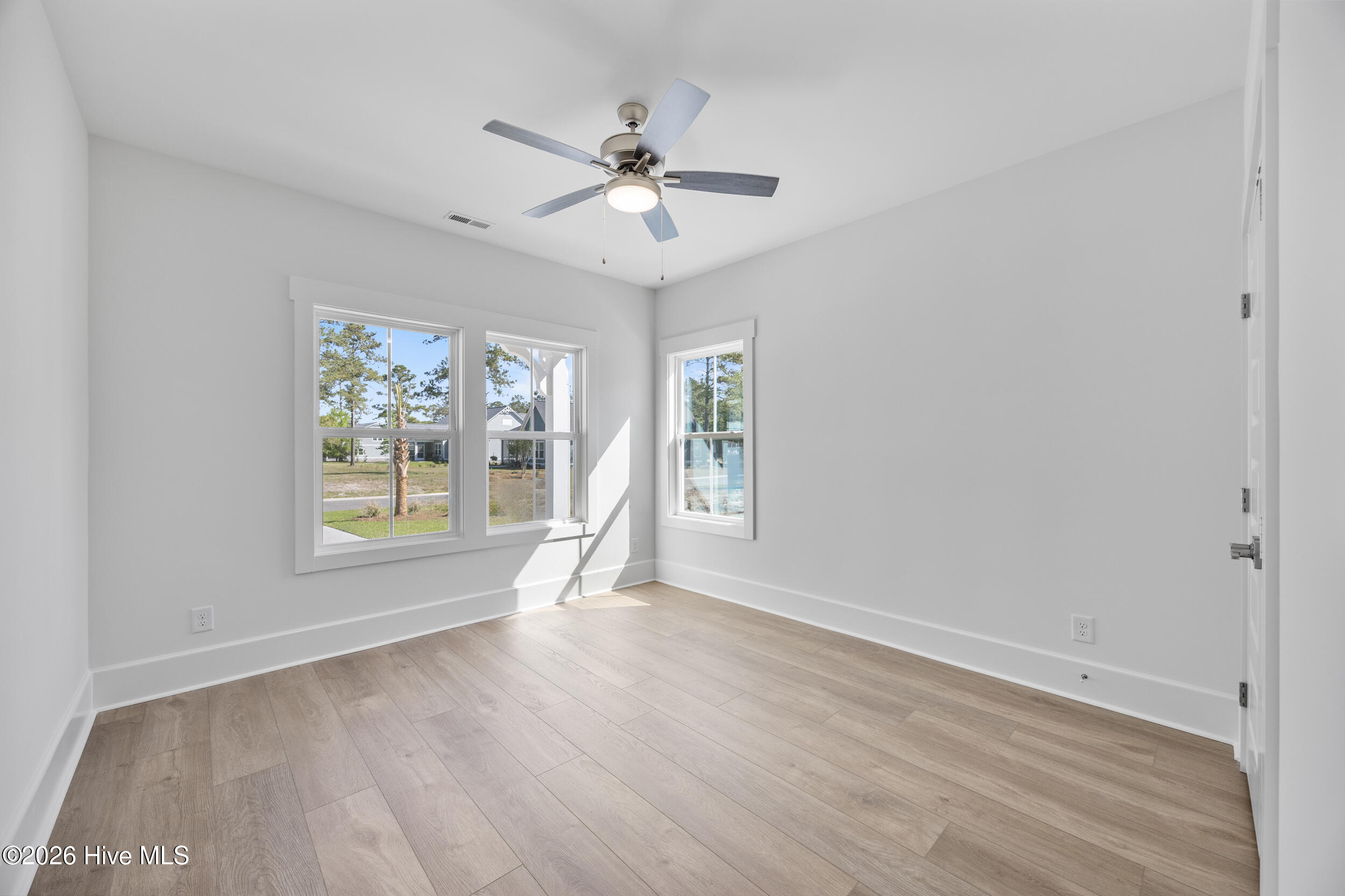 100554696 | Photo 25