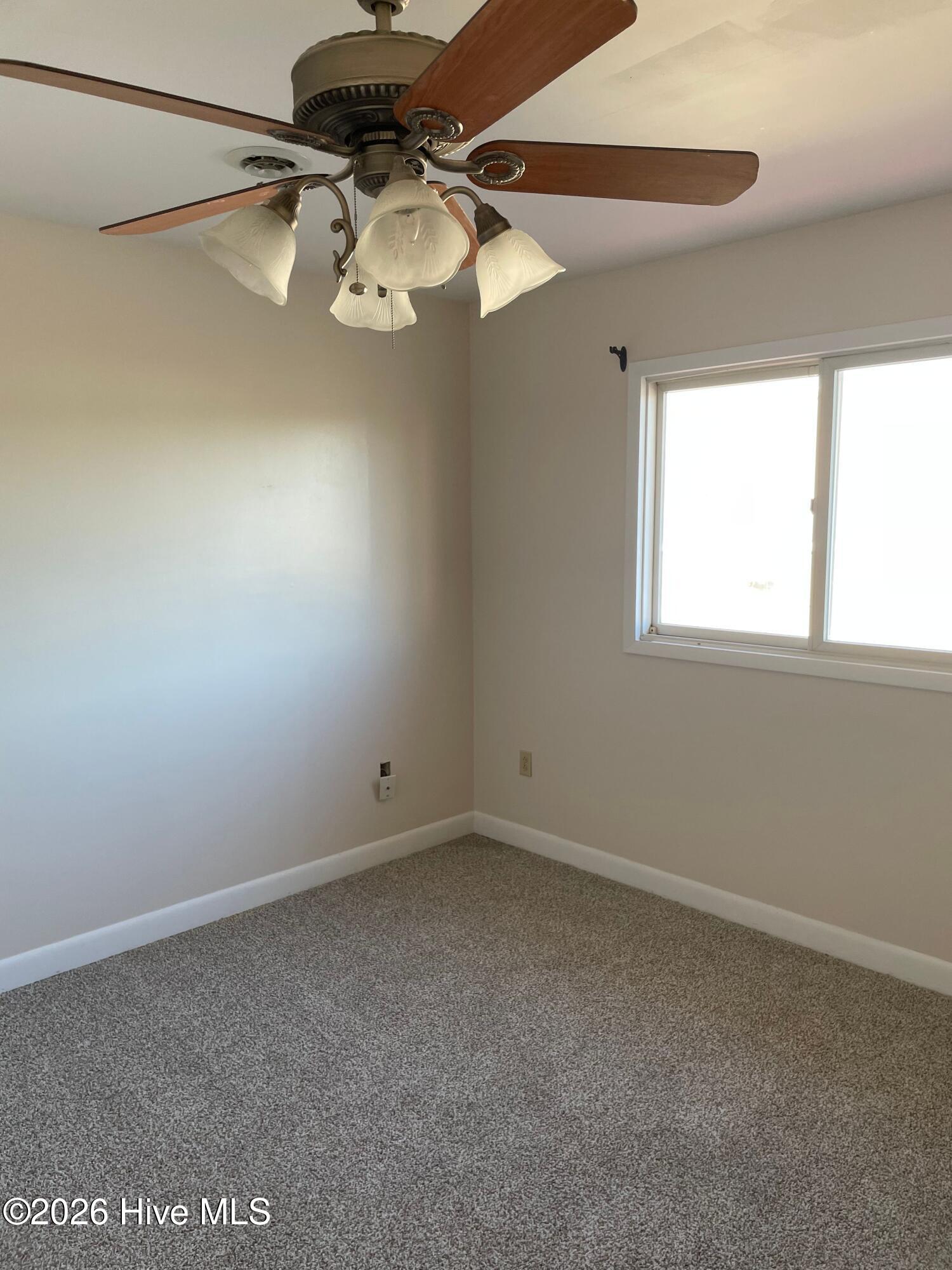 100560855 | Photo 13