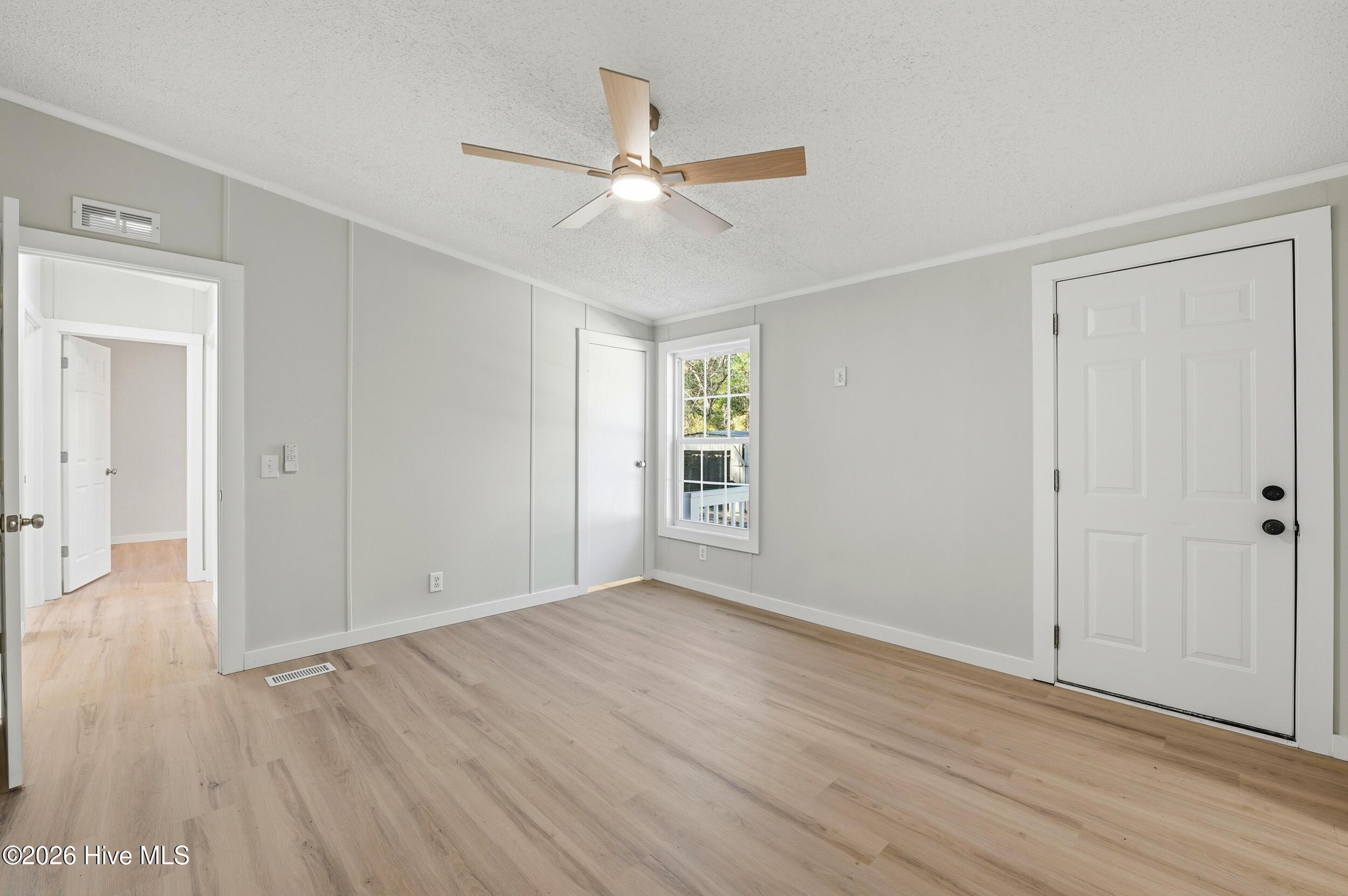 100556630 | Photo 17